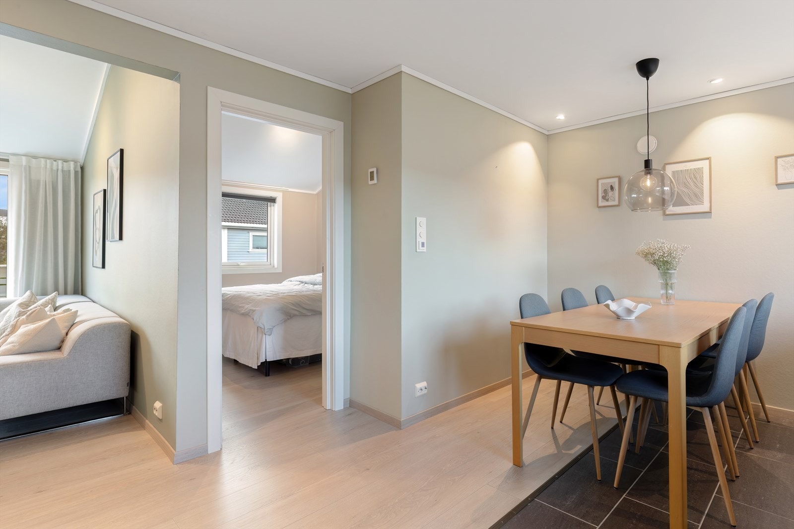 Fra kjøkken er det adkomst til soverommet Galleribilde