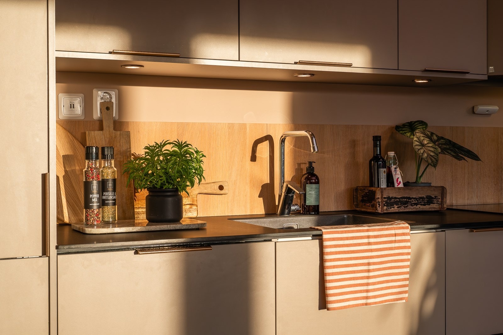 Detaljbilde av kjøkkenet Galleribilde