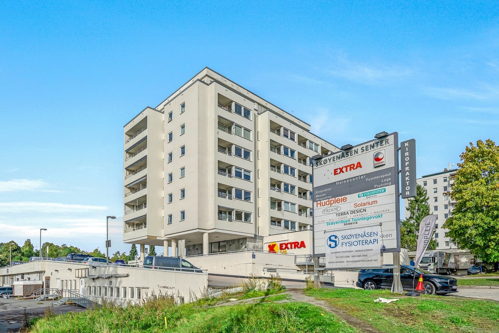 Kort vei til dagligvare og servicetilbud på Skøyenåsen senter. Galleribilde