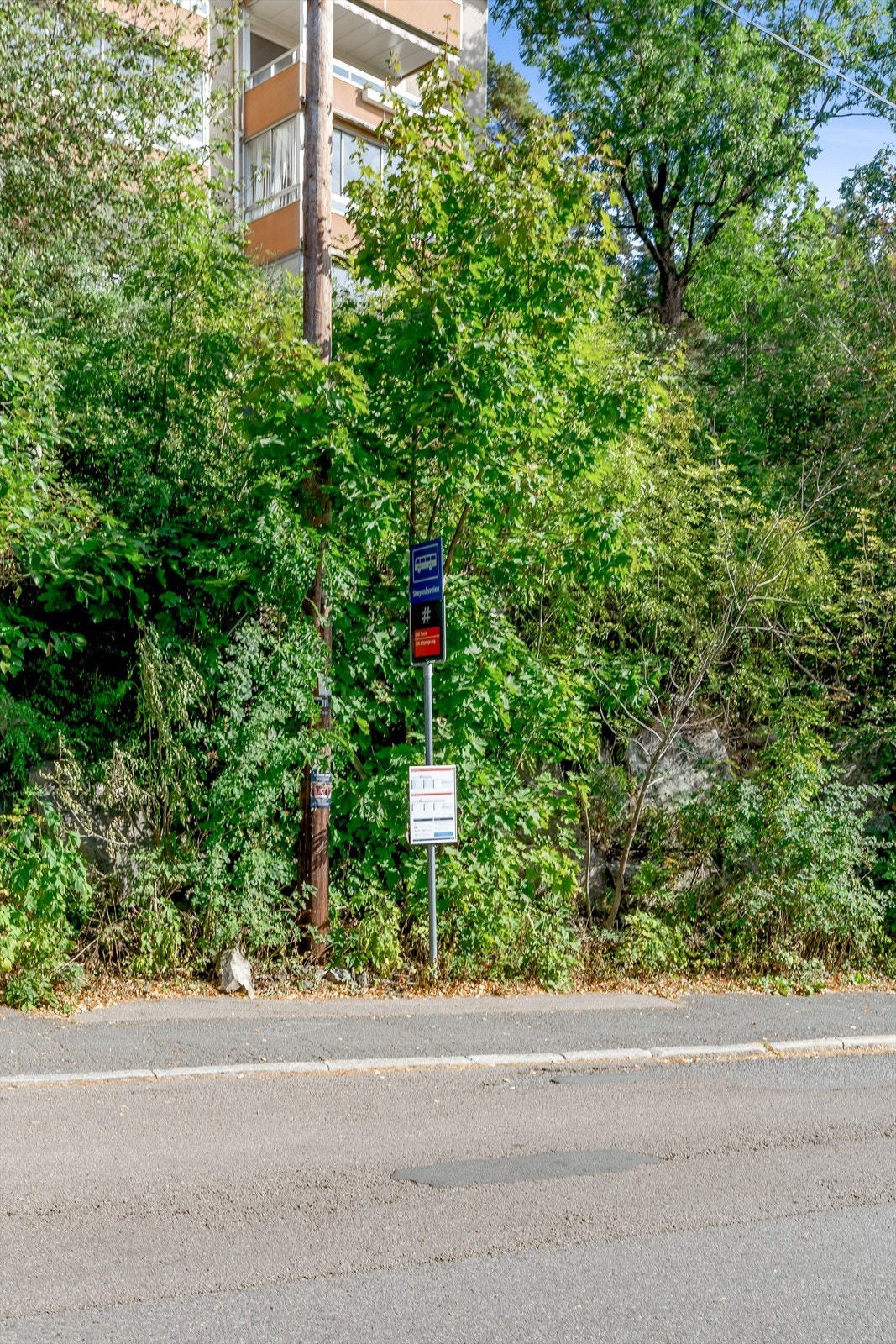 Bussholdeplass i nærheten med gode forbindelser. Galleribilde