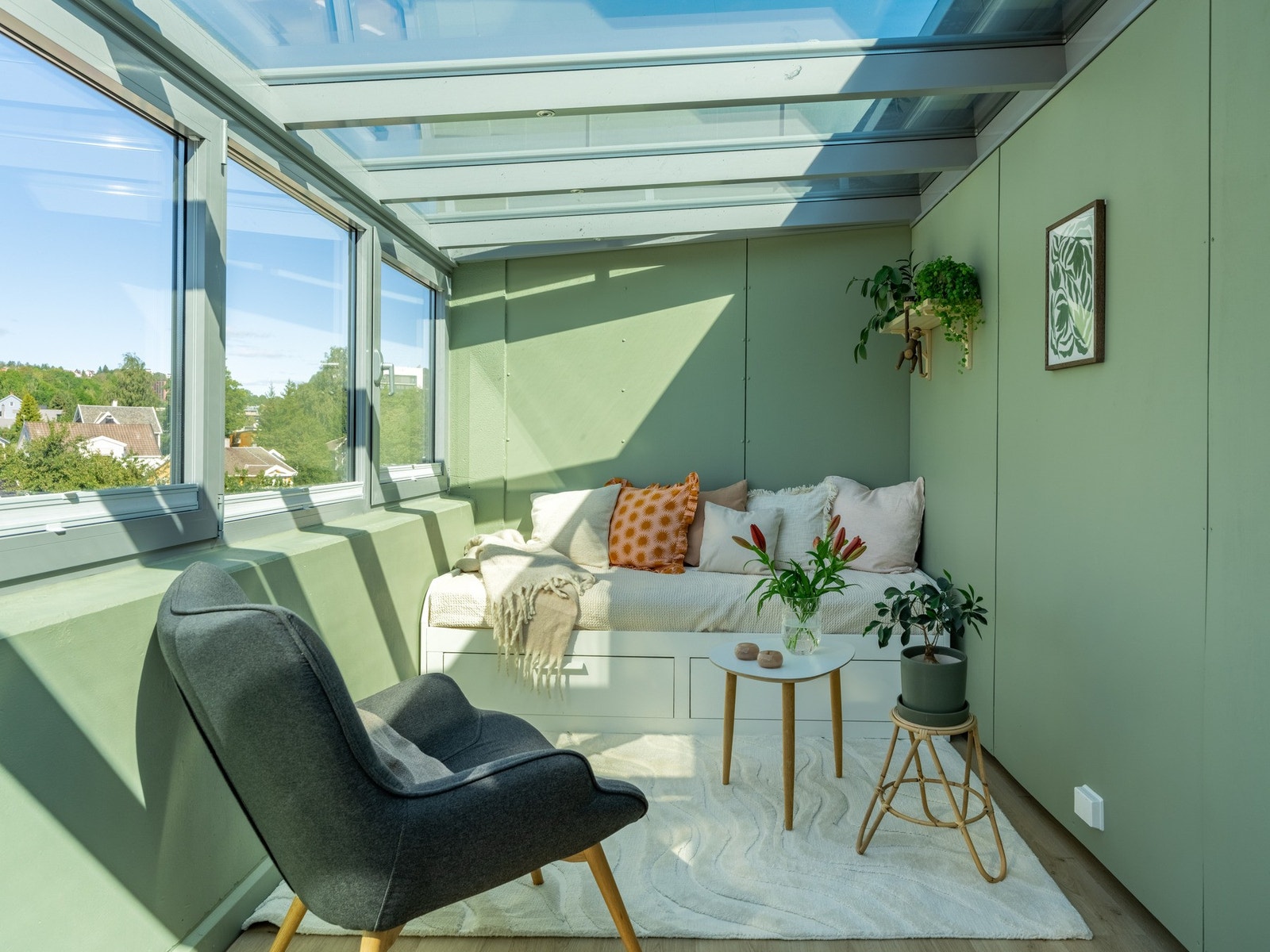 Dette rommet er helt ypperlig som hjemmekontor, lekerom for barna eller kanskje ditt helt eget bibliotek? Galleribilde