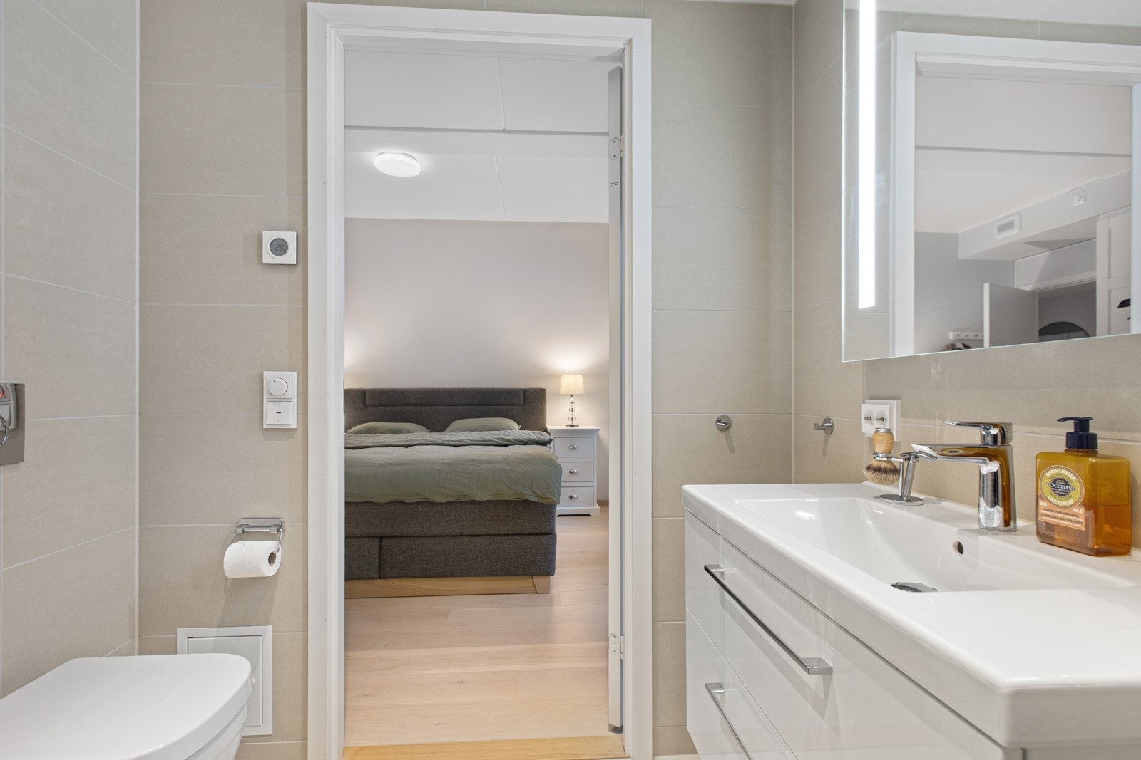 Det er vannbåren varme i gulvet. Galleribilde