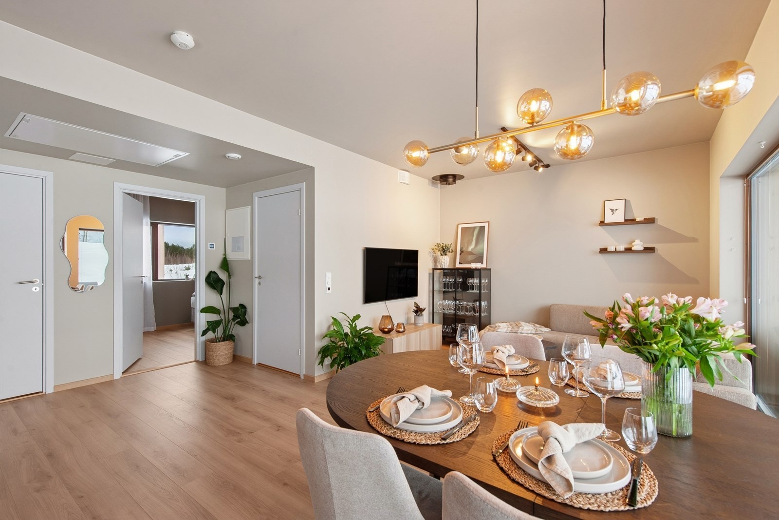 Nyere selveierleilighet fra 2024. Her kan du bo for kun kr 1 950,- pr. mnd. i felleskostnader. Galleribilde