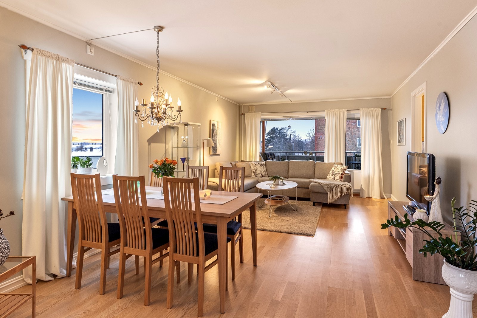 Velkommen til Theodor Kollers Vei 9A, presentert av EiendomsMegler1 v/Heidi Gangfløt Galleribilde