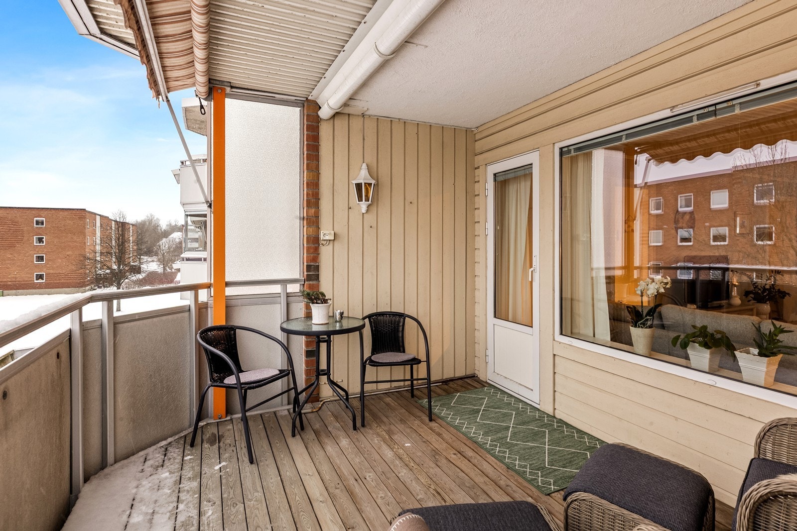 Balkongen er oppført i stål- og betongkonstruksjon. Galleribilde