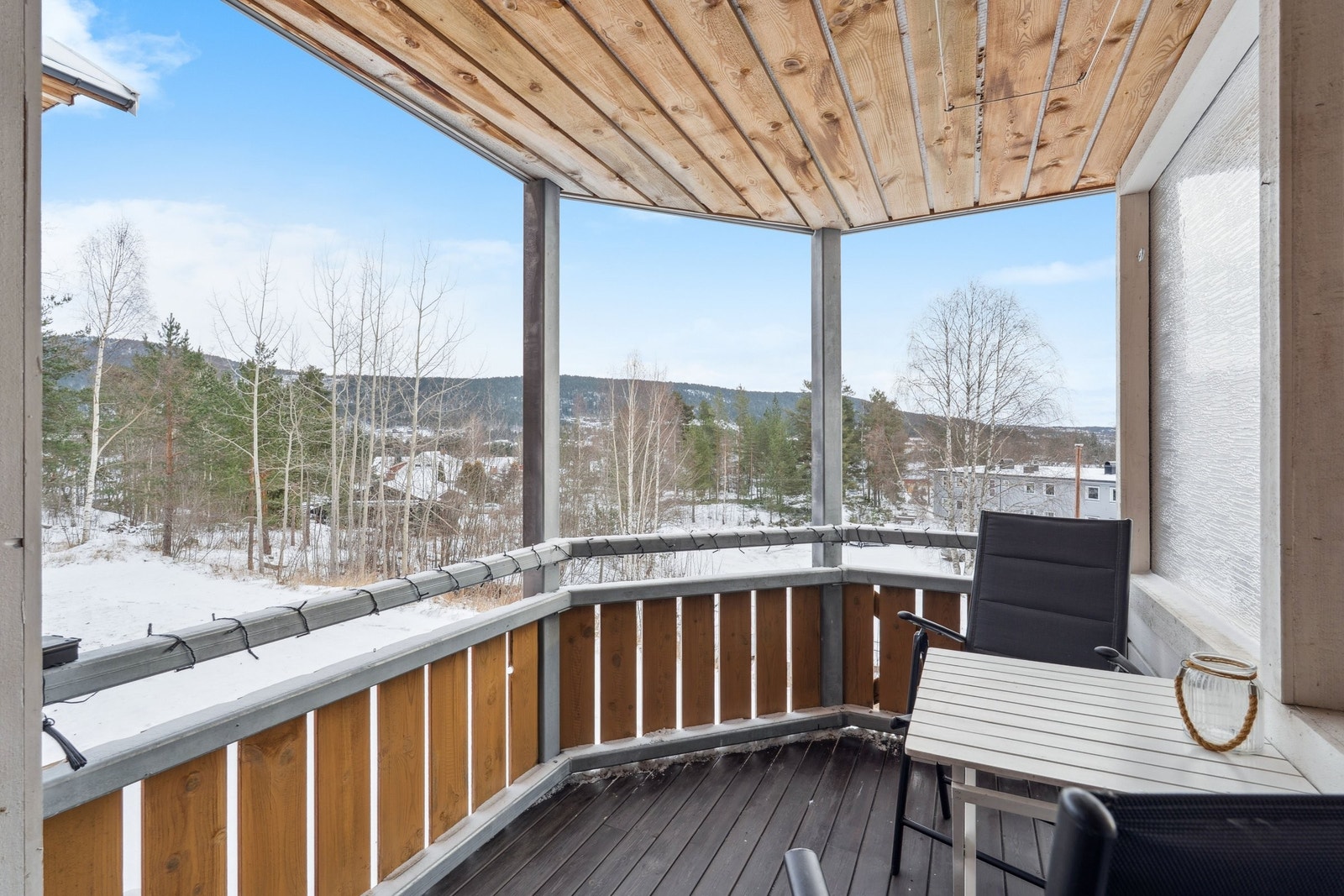 Koselig balkong med morgensol Galleribilde