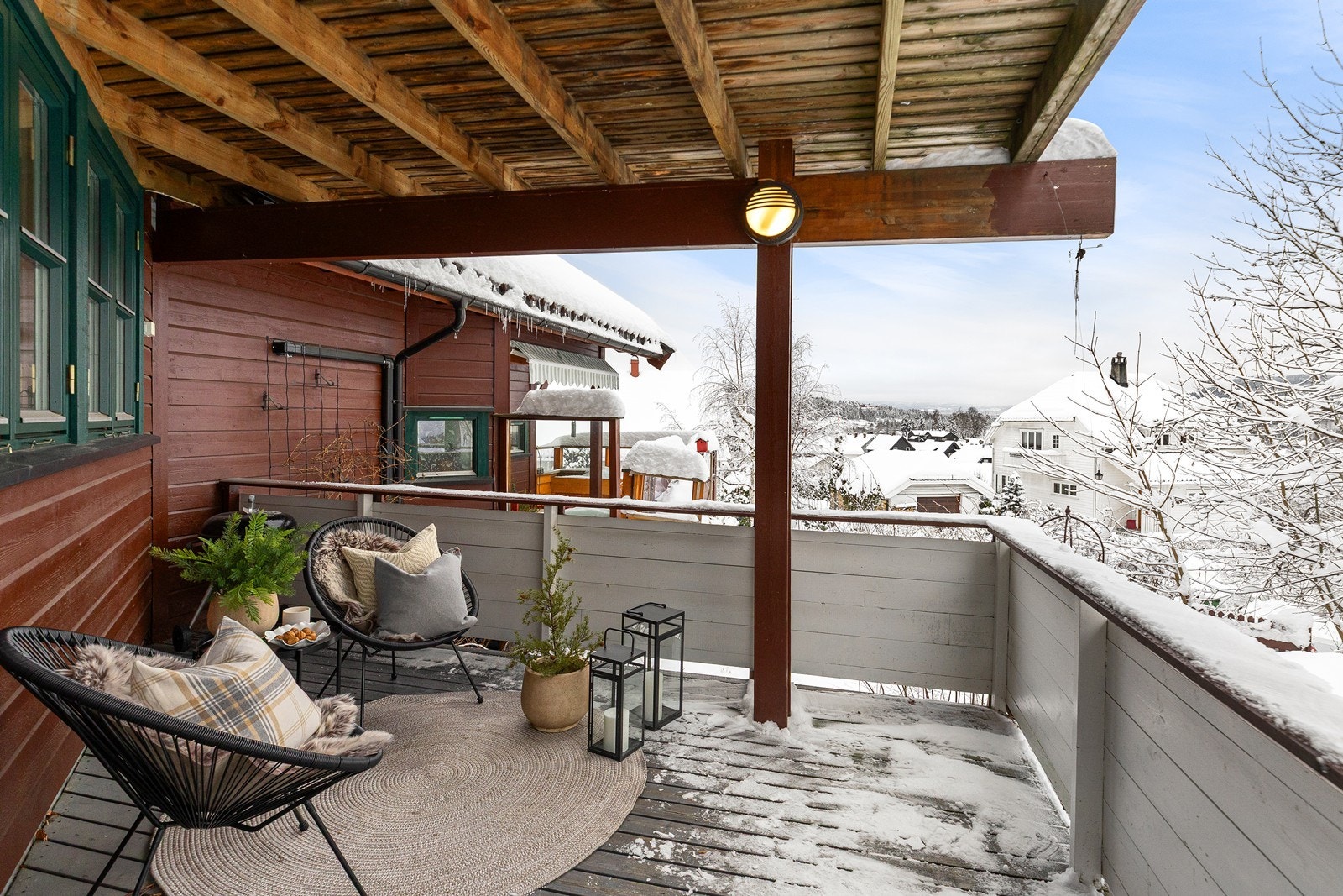 Fra stue er et utgang til veranda. Galleribilde