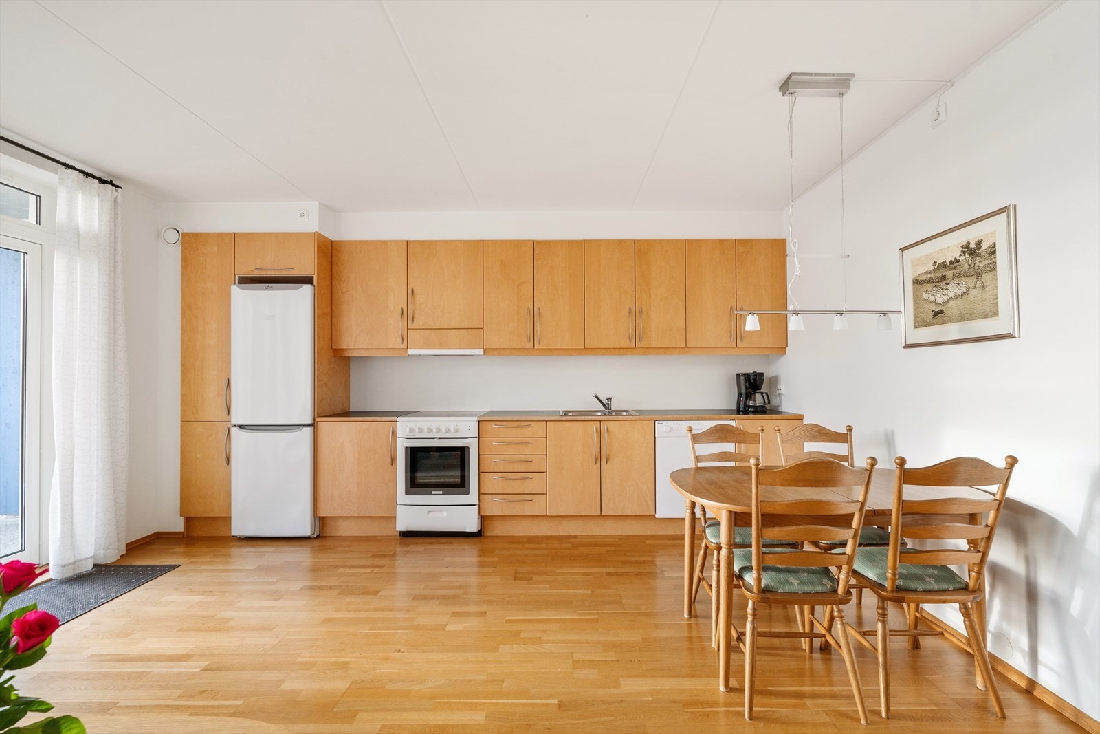 Kjøkken med spiseplass Galleribilde