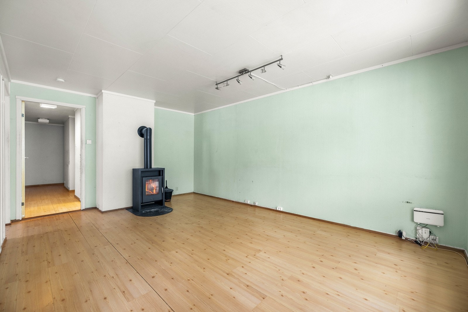 Boligen har behov for renovering. Innvendige overflatr har fått TG3. Galleribilde