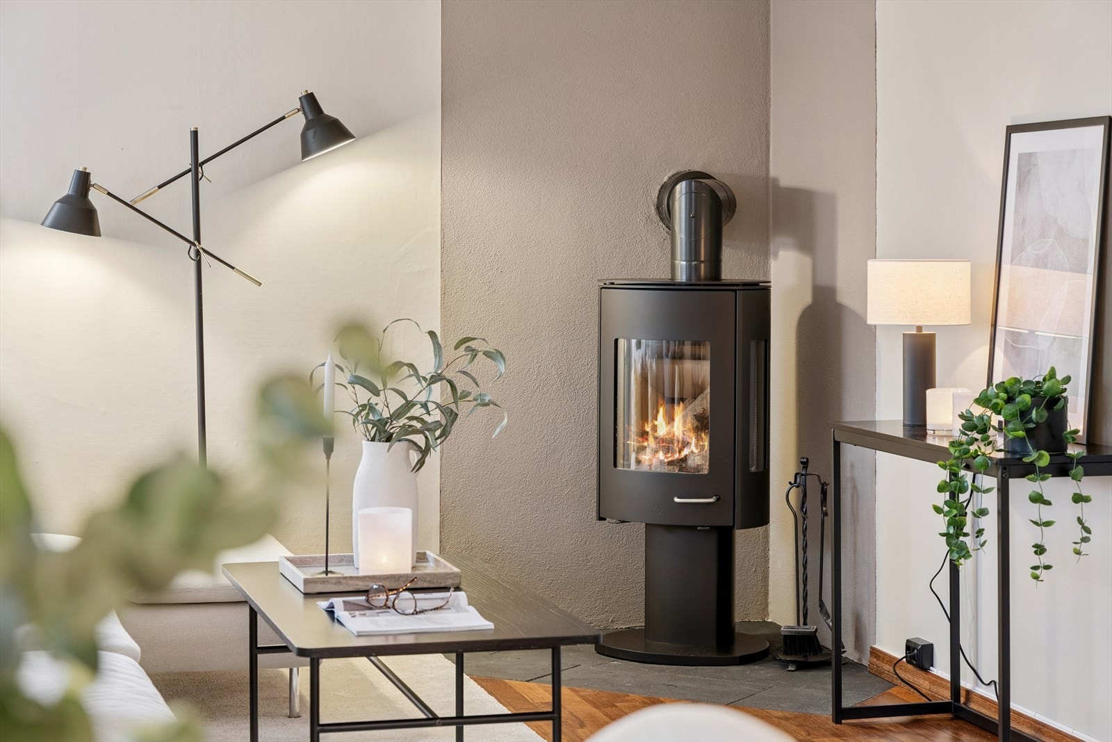 Peisovnen varmer godt på kjølige kvelder. Galleribilde