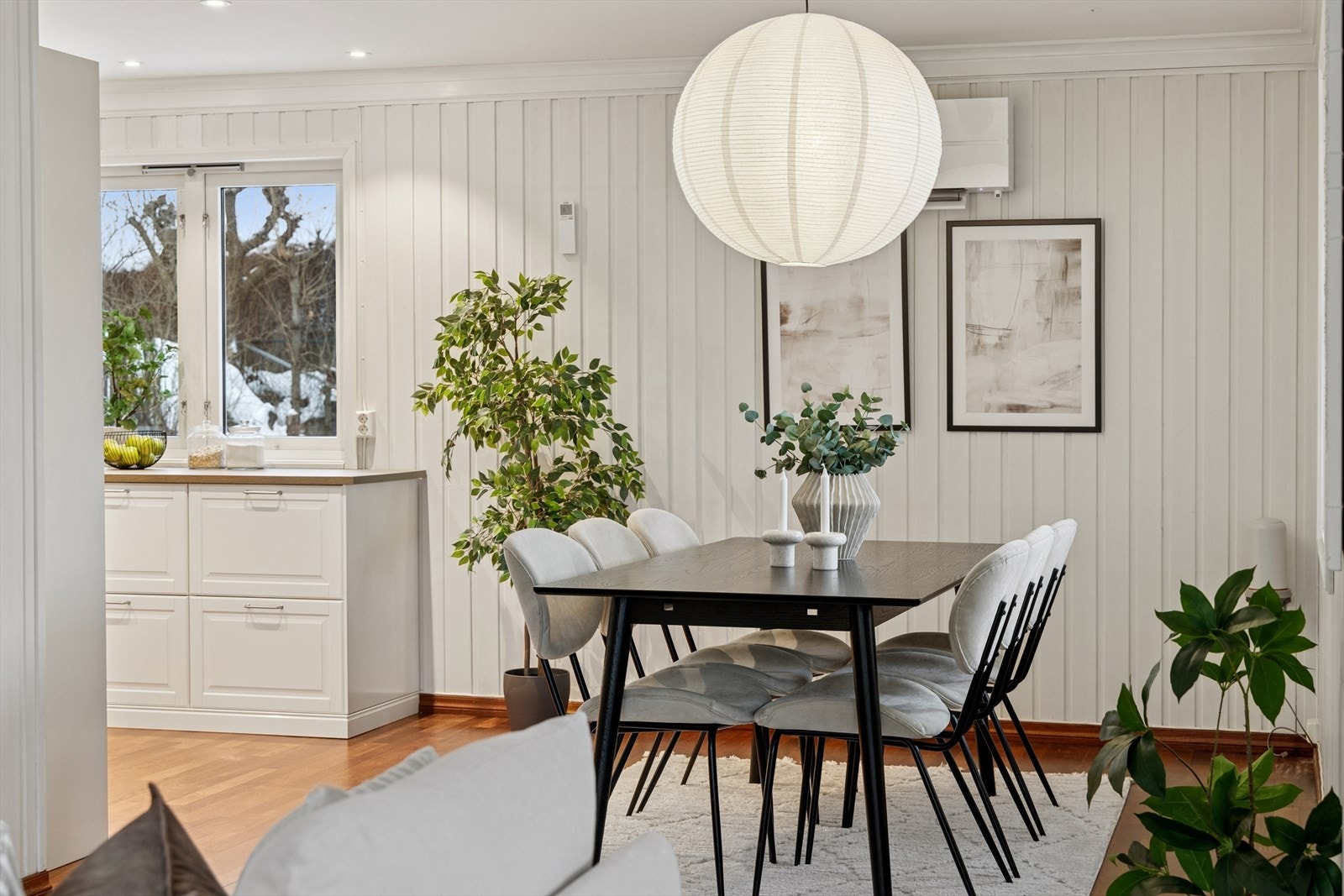 Her er det plass til et stort spisebord for hele familien. Galleribilde