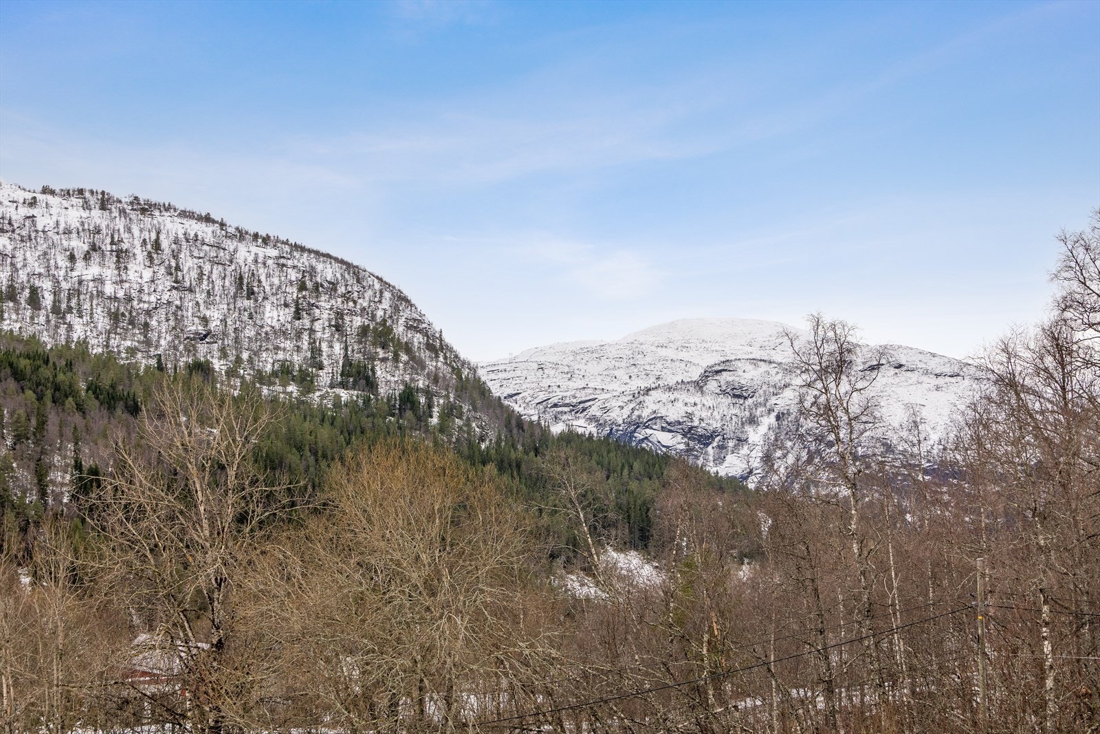 Eiendommen er omringet av vakker norsk natur. Galleribilde