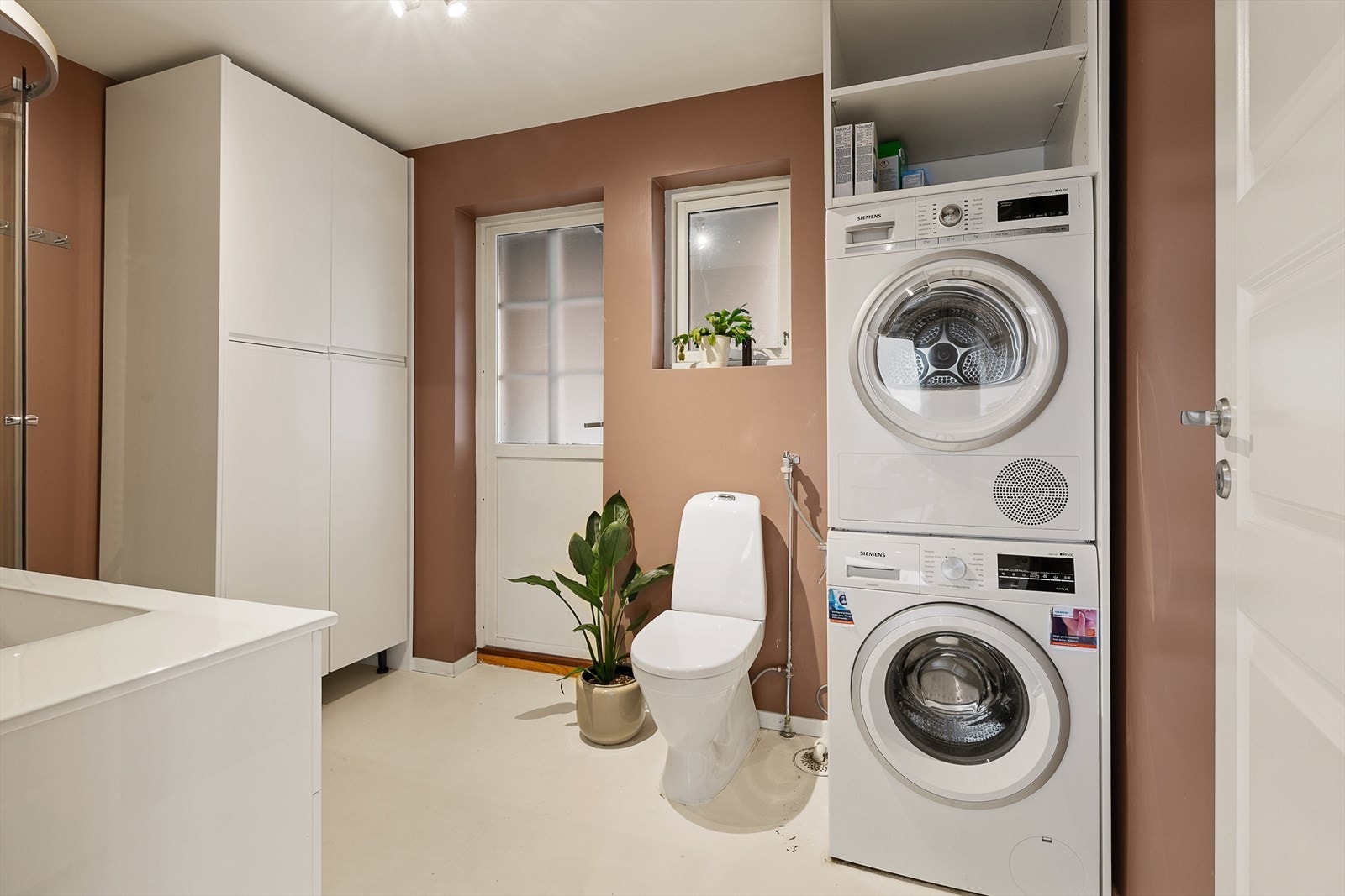 Egen utgang fra bad/vaskerom Galleribilde