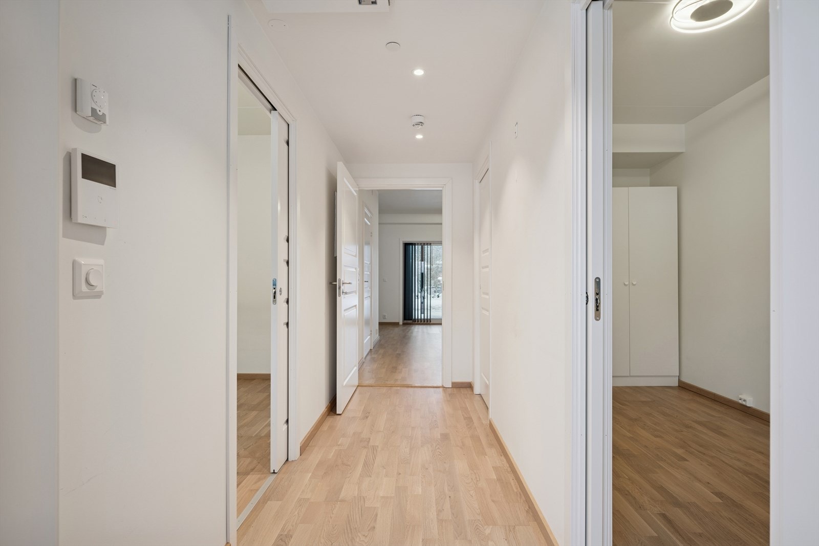 Fra entreen er det adkomst til to soverom. Galleribilde