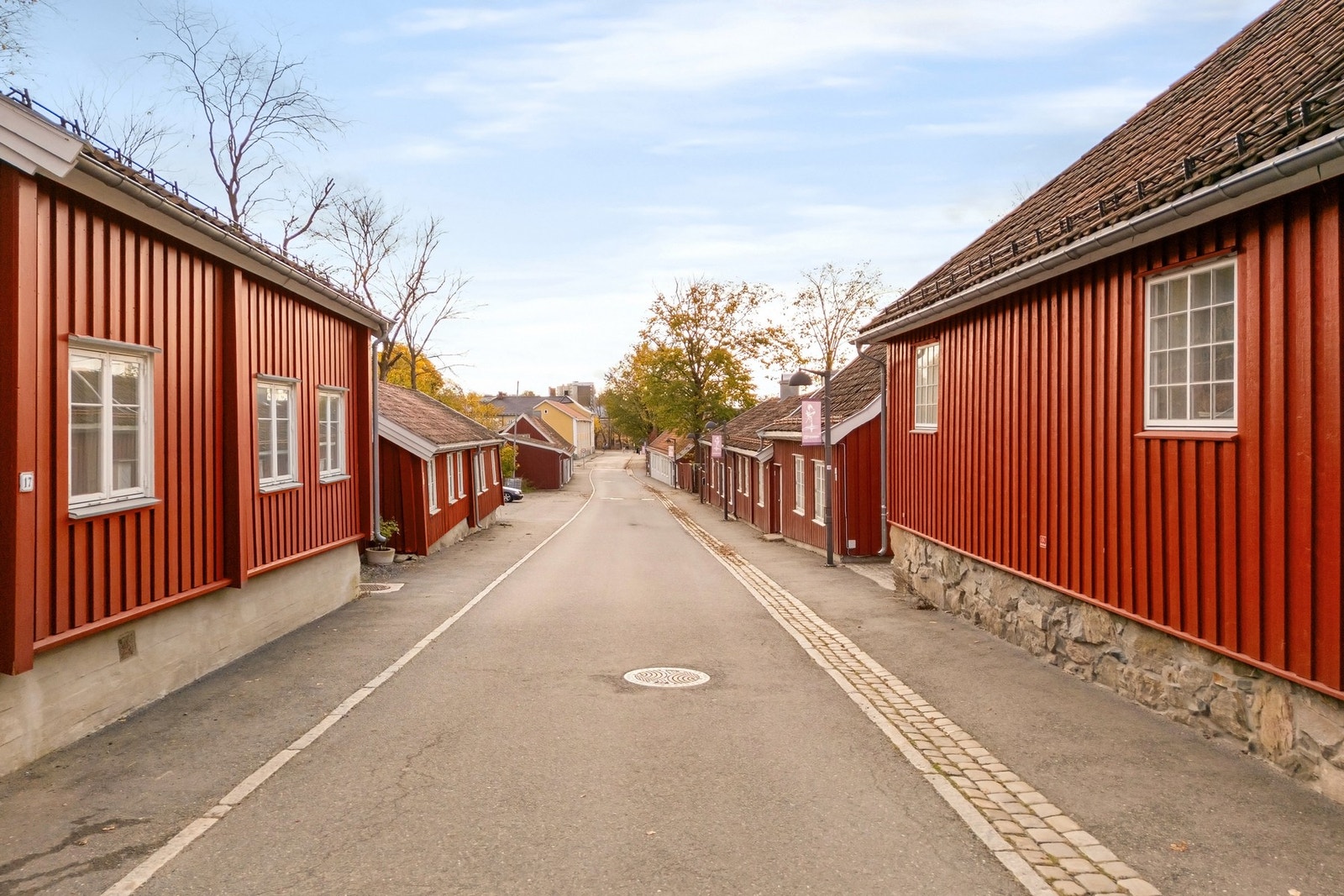 Arbeidergaten har lang historie og er sentralt plassert, nær sjø og by. Galleribilde