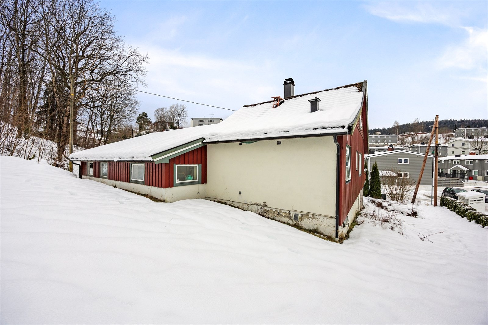 Eiendommen ligger i et fint og rolig nabolag. Galleribilde