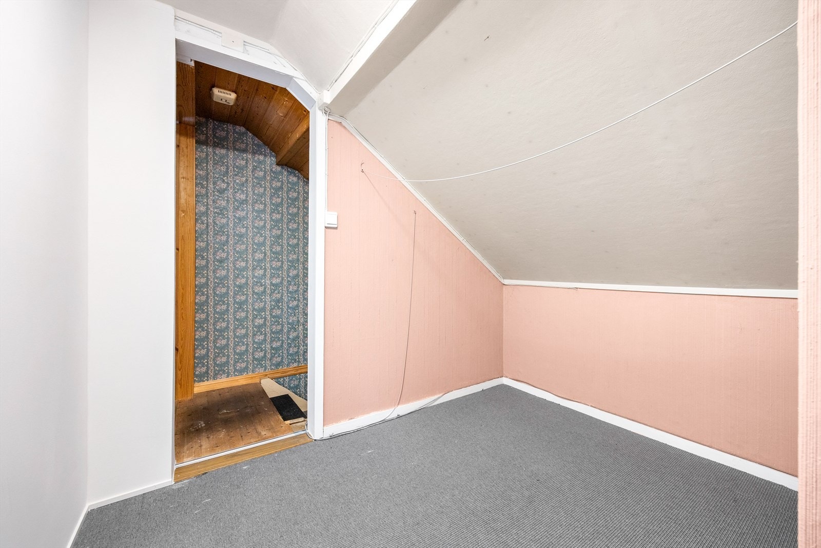 Fra trappene kommer du inn i en gang. Galleribilde