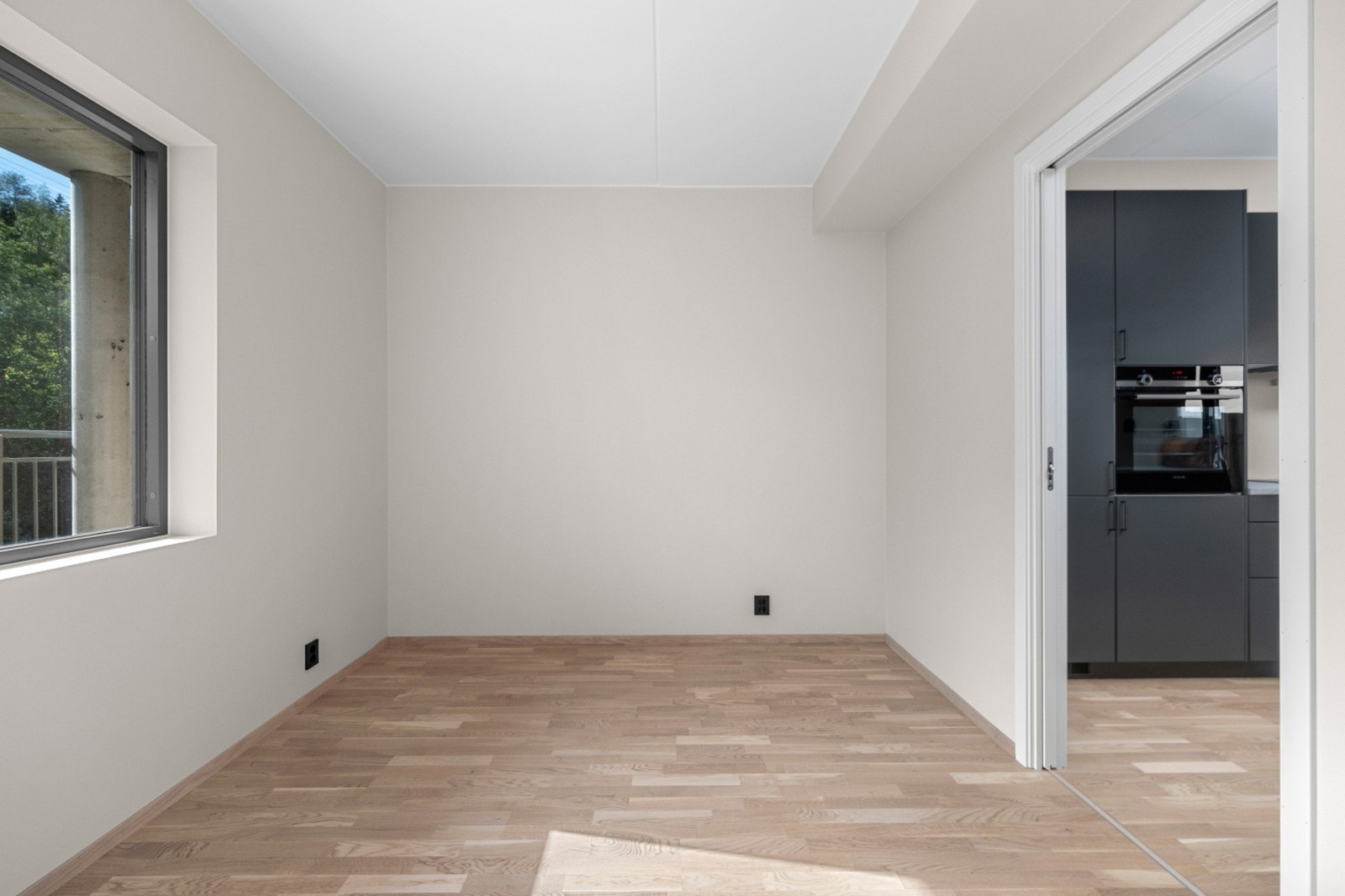 Lyst og luftig hovedsoverom på ca 8,3 kvm. Galleribilde