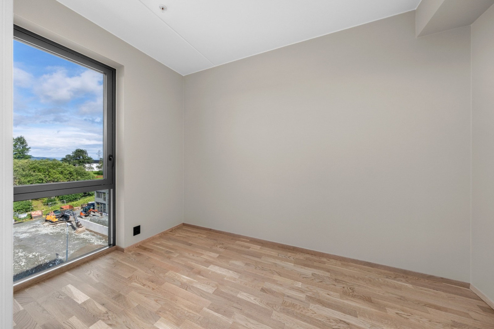 Soverom 2 - ideelt som barnerom, gjesterom eller hjemmekontor. Galleribilde