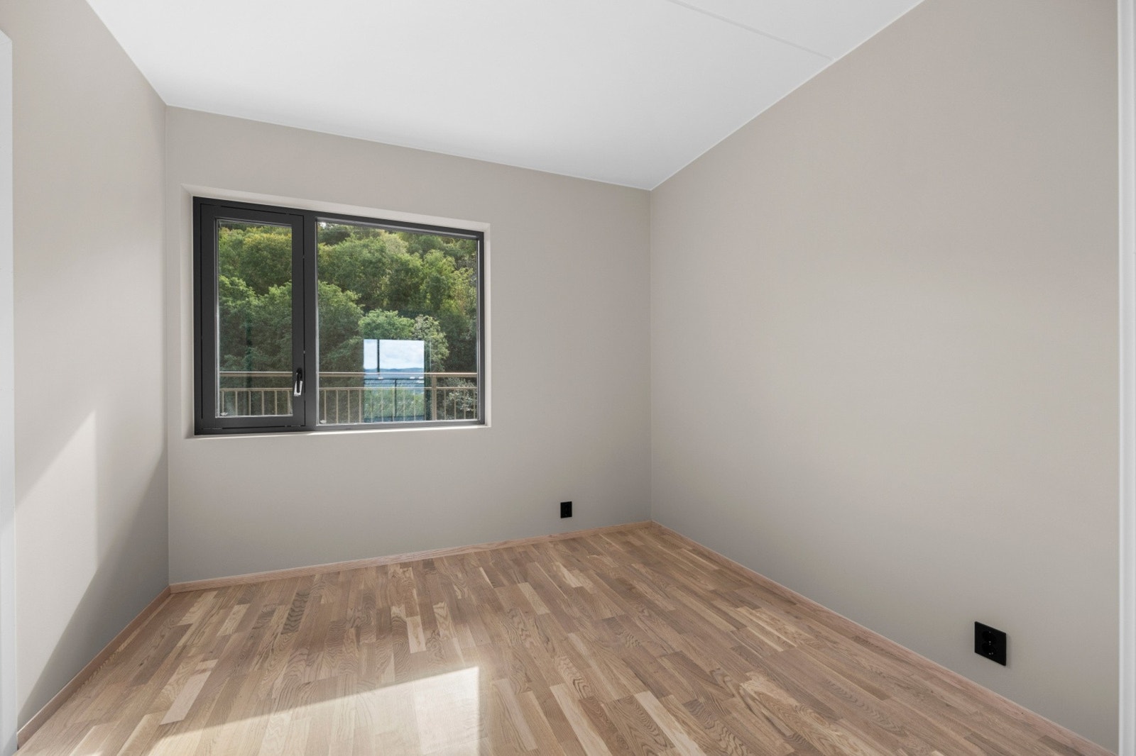 Moderne fargevalg og detaljer. Galleribilde