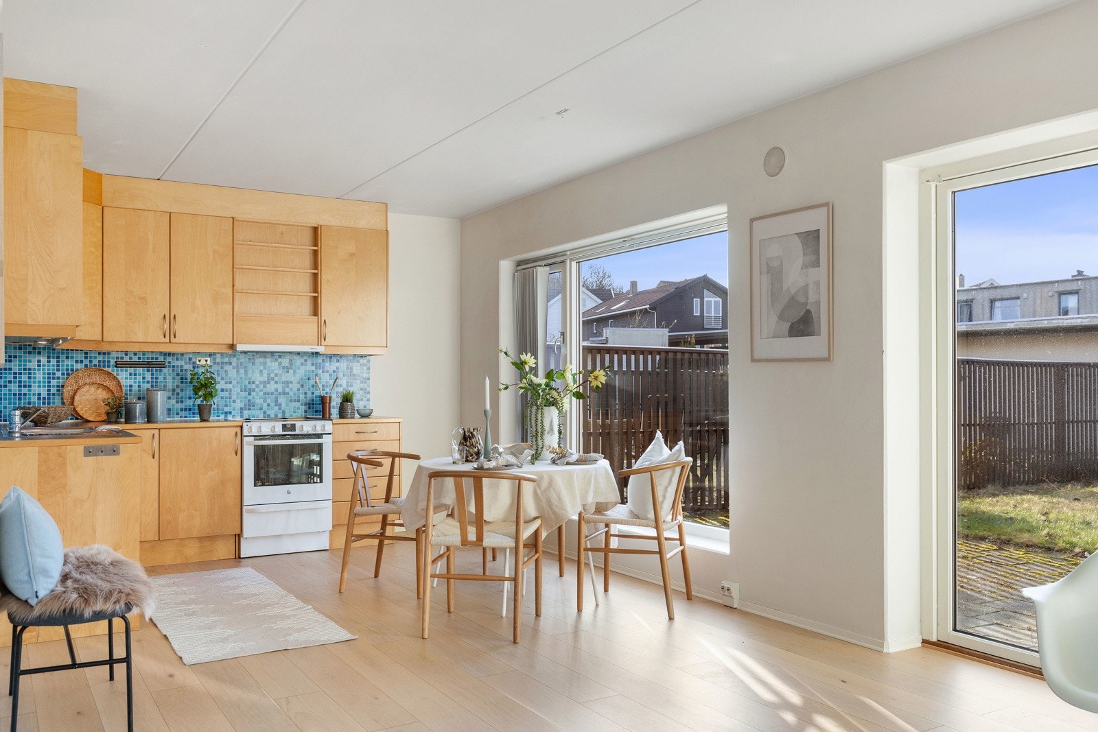 Plass til flere venner på middagsbesøk. Galleribilde