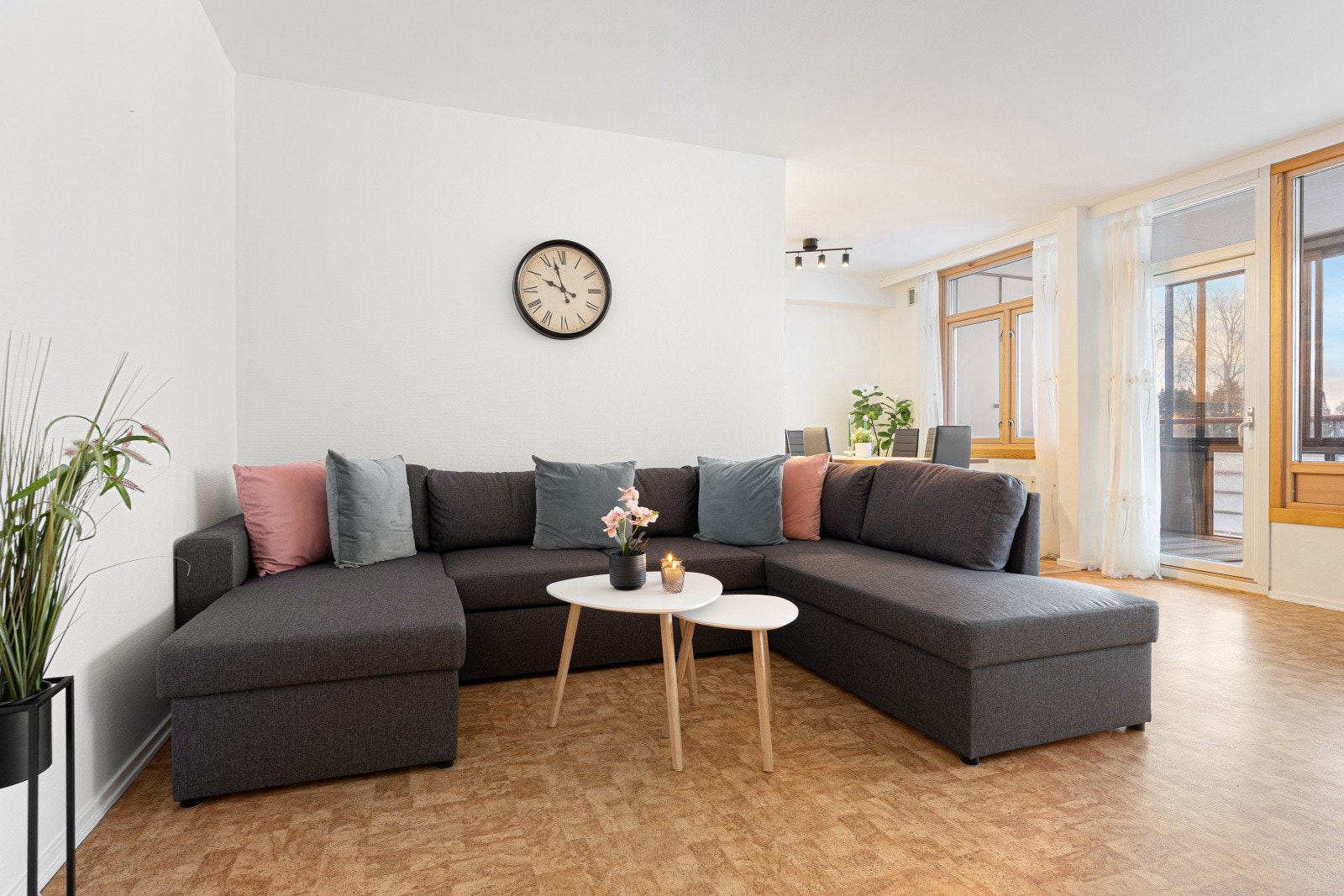 Stue/kjøkken løsningen er på hele 33 kvm og har flere møbleringsmuligheter. Galleribilde