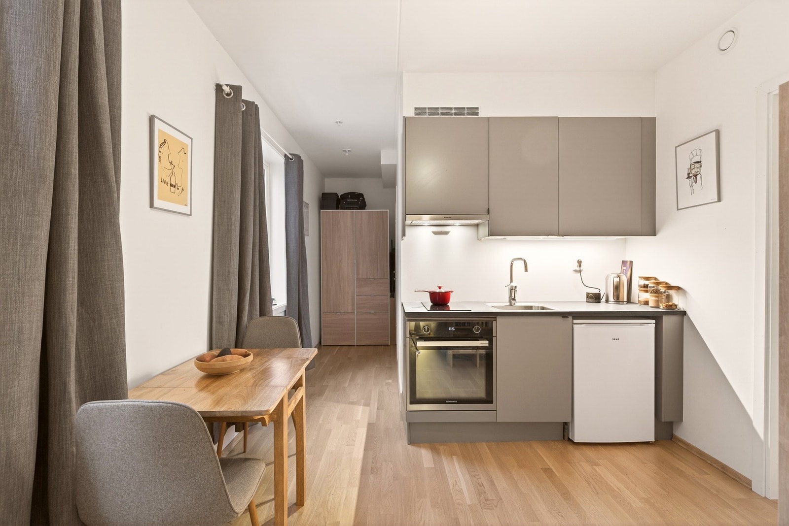 Med boligens praktiske hybeldel får man her et hjem som enkelt kan tilpasses ulike behov og livsfaser. Galleribilde