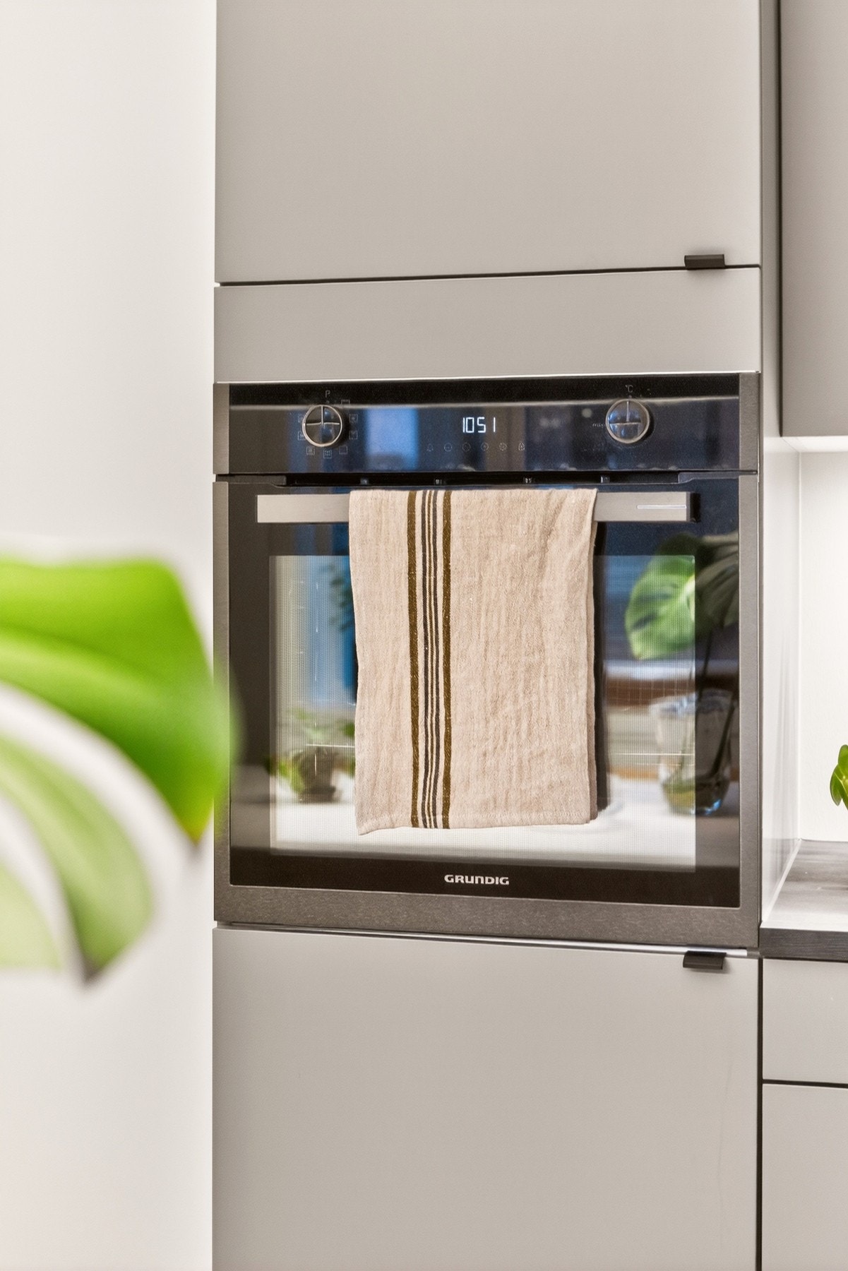 Integrerte stekeovn i arbeidsvennlig høyde. Galleribilde