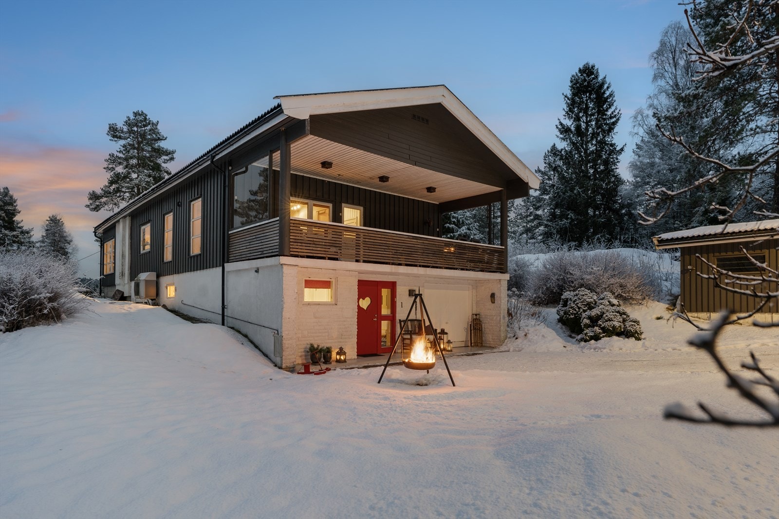 Boligen ligger naturskjønt til ved marka Galleribilde