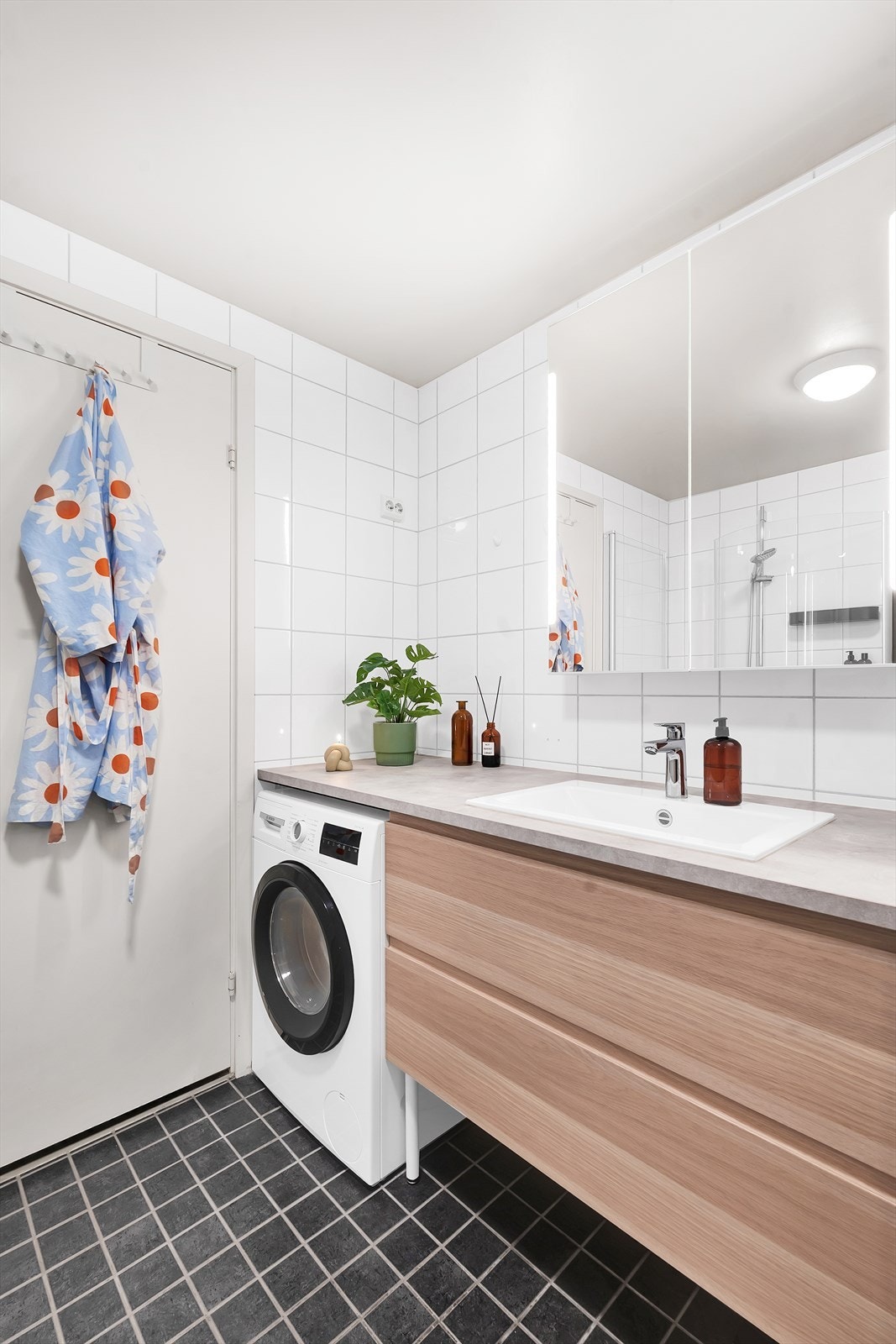 Innredning med god oppbevaringsplass. Galleribilde