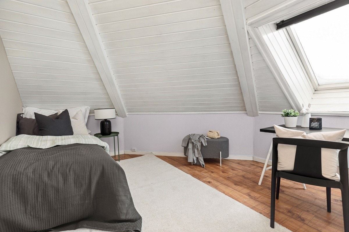 Rom Saturn - 10 kvm Galleribilde