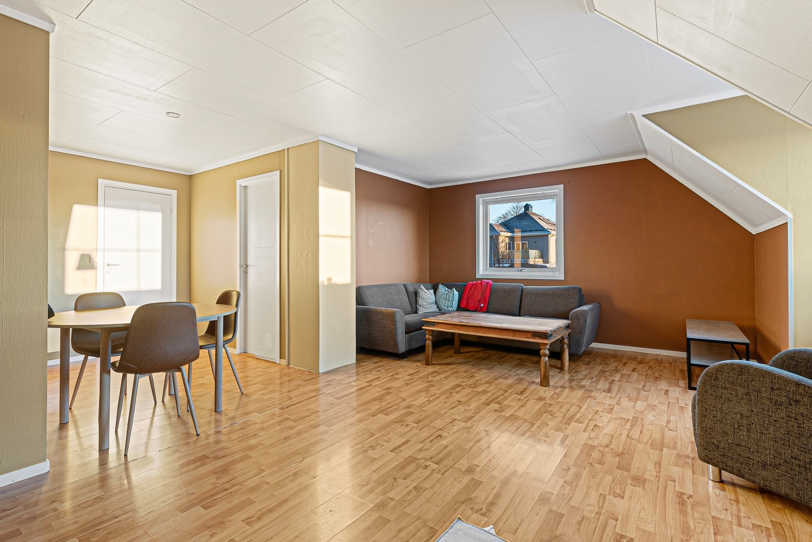 Leiligheten holder en normalt pen standard Galleribilde