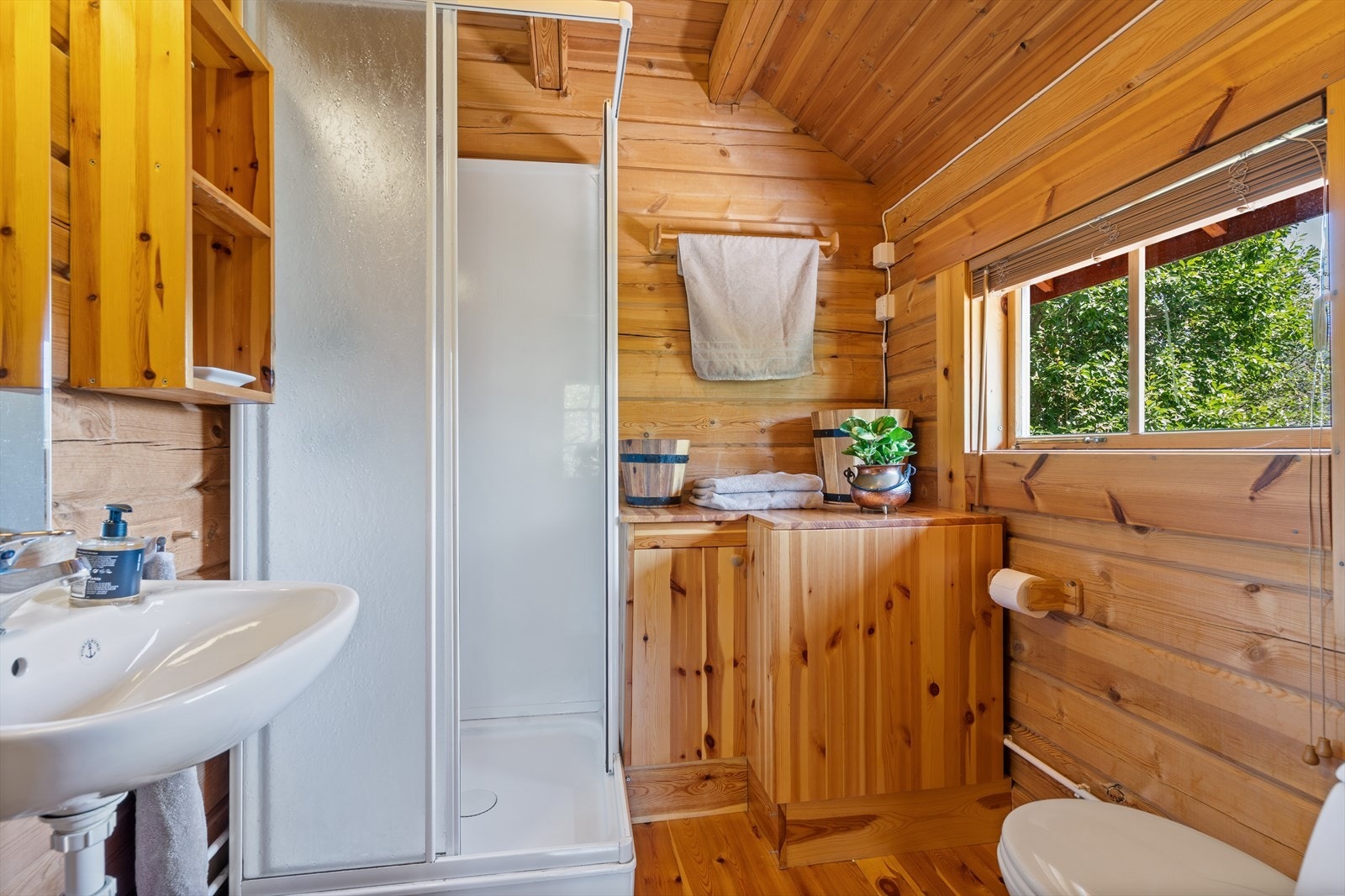 Bad i hytte Galleribilde