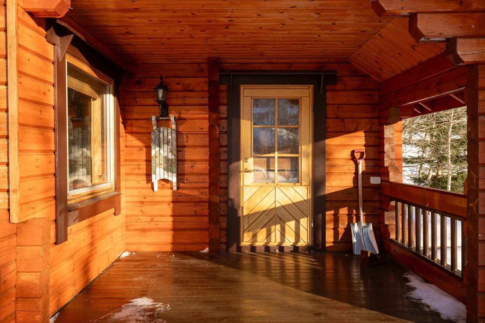 Overbygget inngangsparti Galleribilde