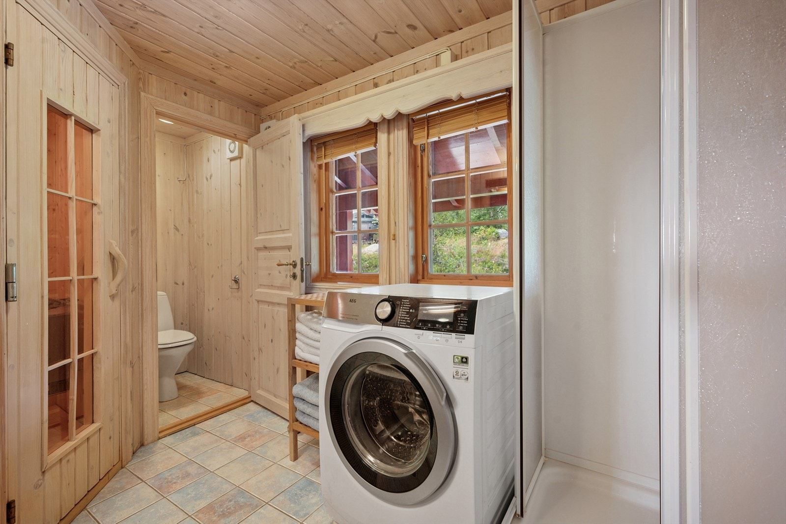 Det er også opplegg til vaskemaskin på badet. Galleribilde