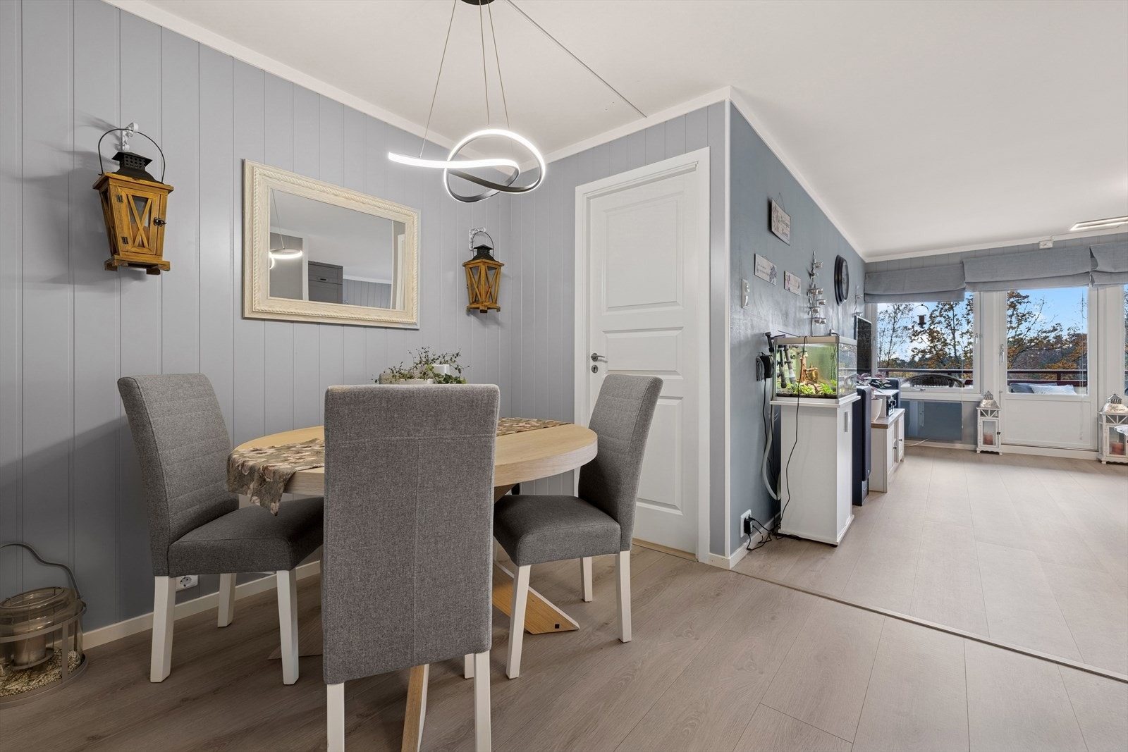 Plass til spisebord. Galleribilde