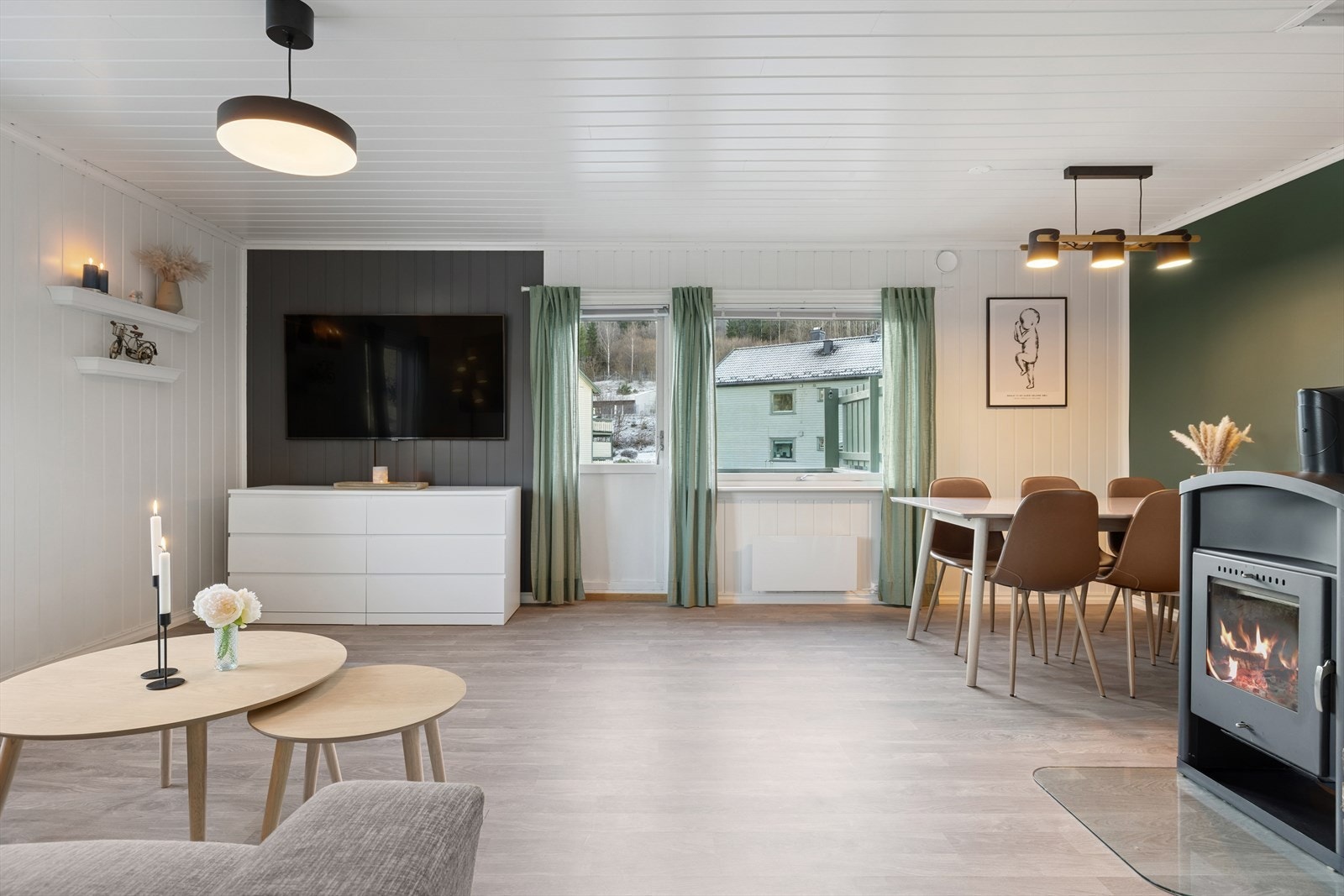 Utgang til balkong. Galleribilde