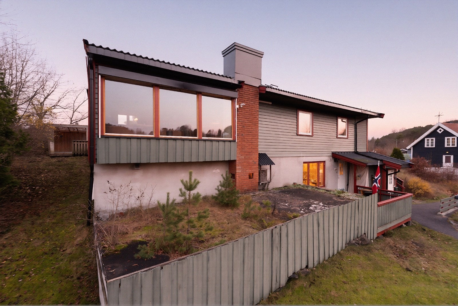 Kveldsstemning i Øvre Kverndals vei 3 Galleribilde