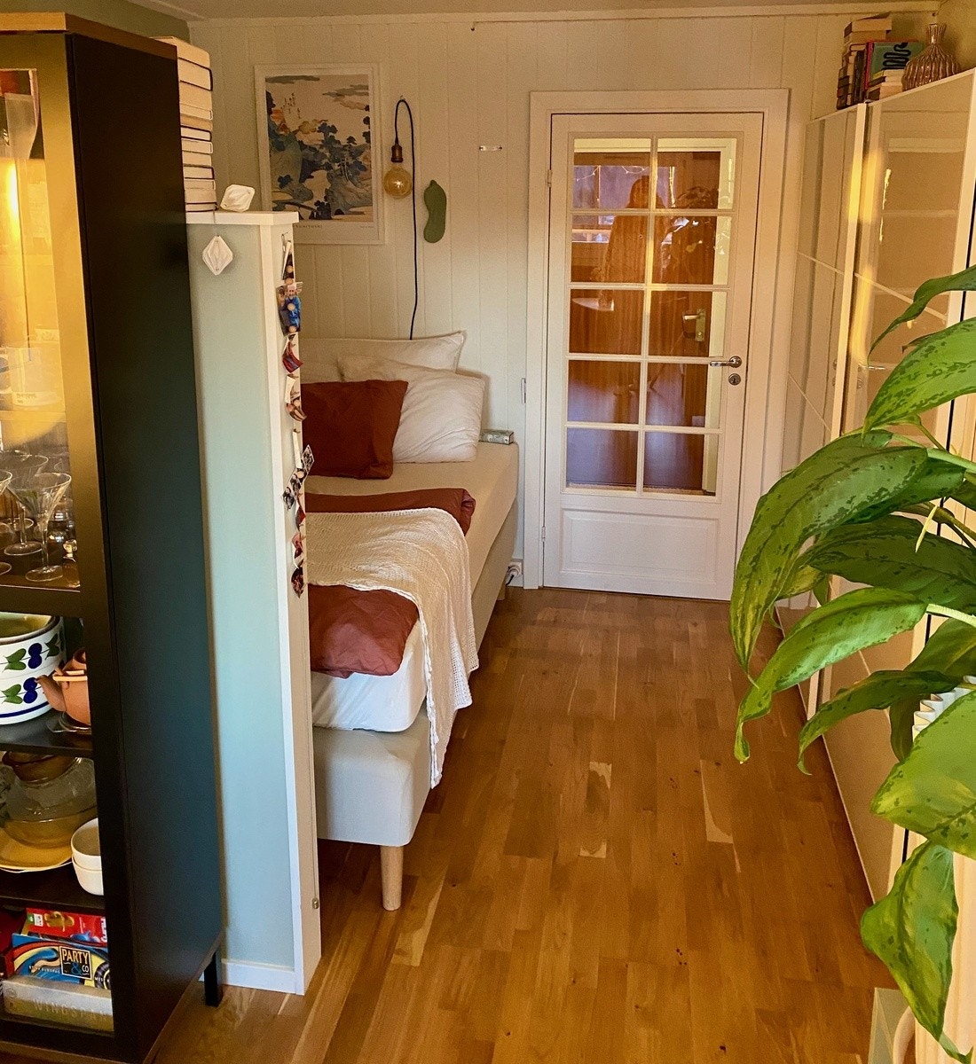 Sovealkove bak skillevegg Galleribilde