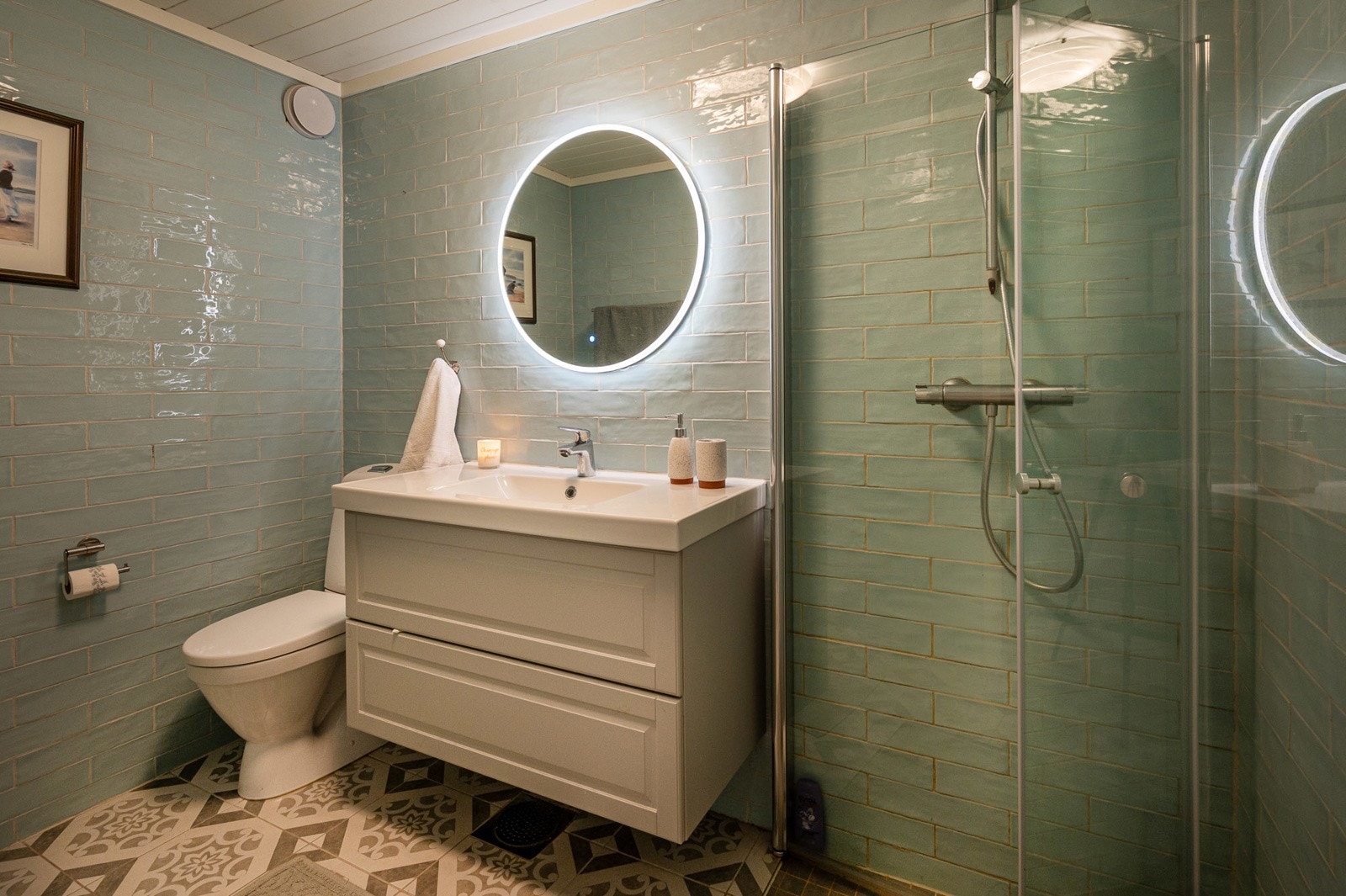 Bad/wc i 1. etasje Galleribilde