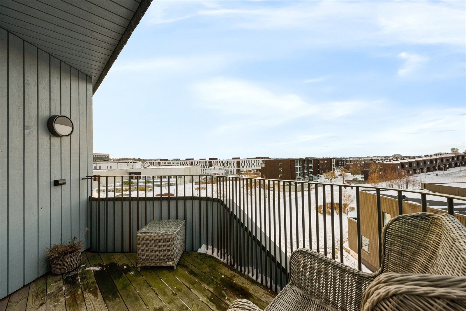 Solrik balkong Galleribilde