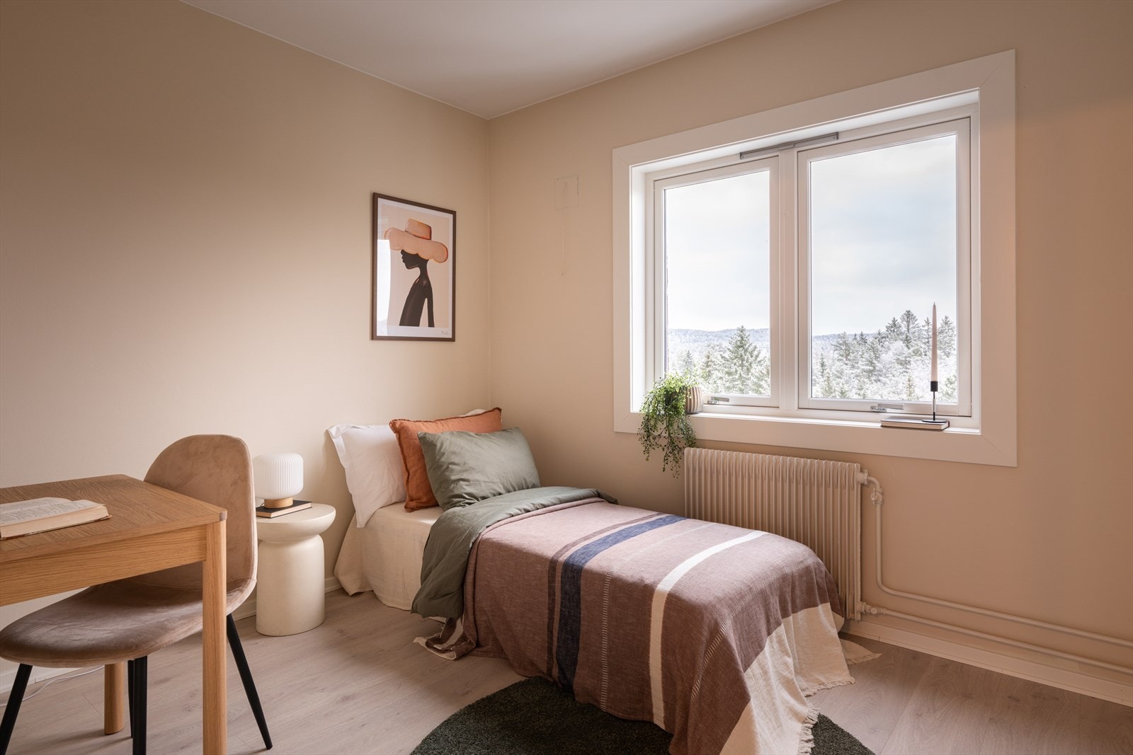 Det andre soverommet egner seg godt som barnerom, gjesterom eller kontor. Galleribilde