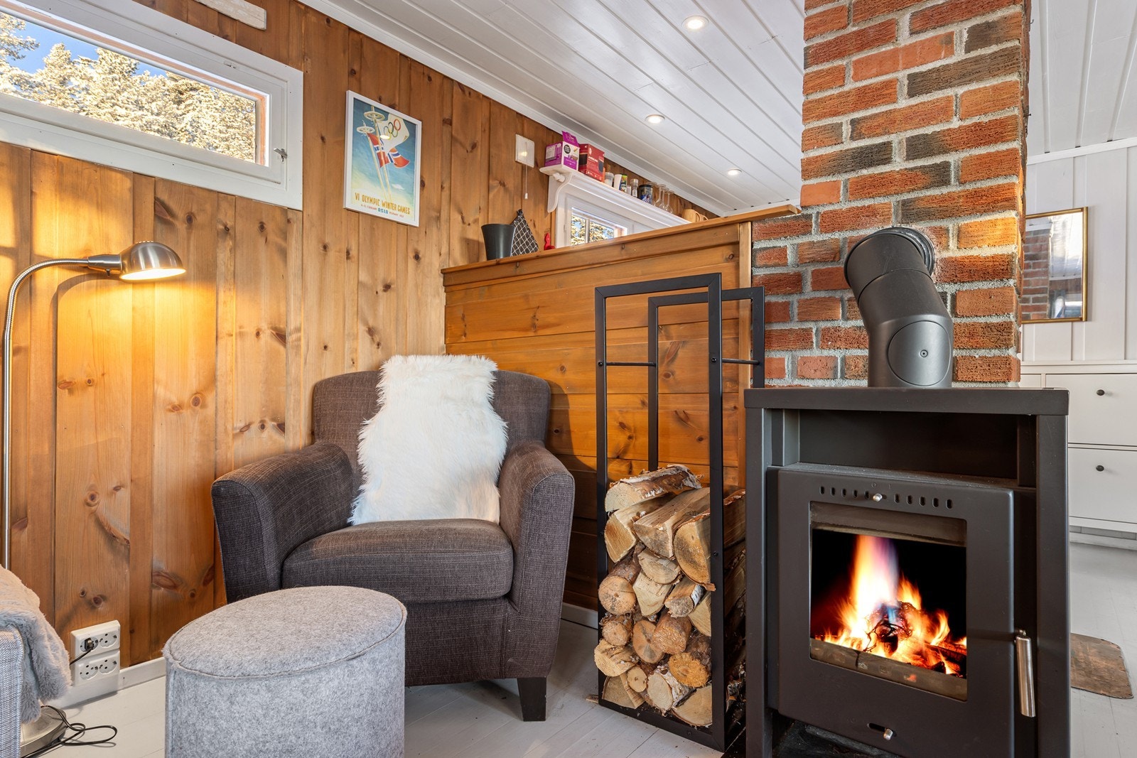 Peisovn i stuen. Galleribilde