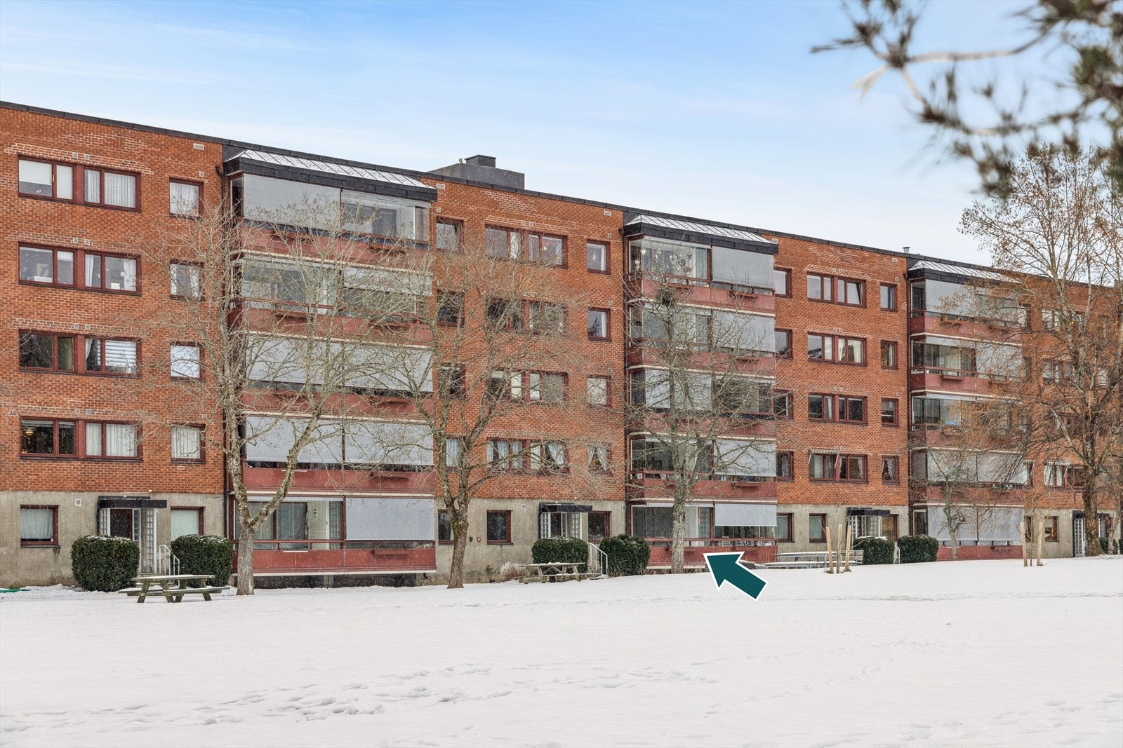 Leiligheten ligger fint til i et veletablert boligområde sentralt på Haugerud. Galleribilde