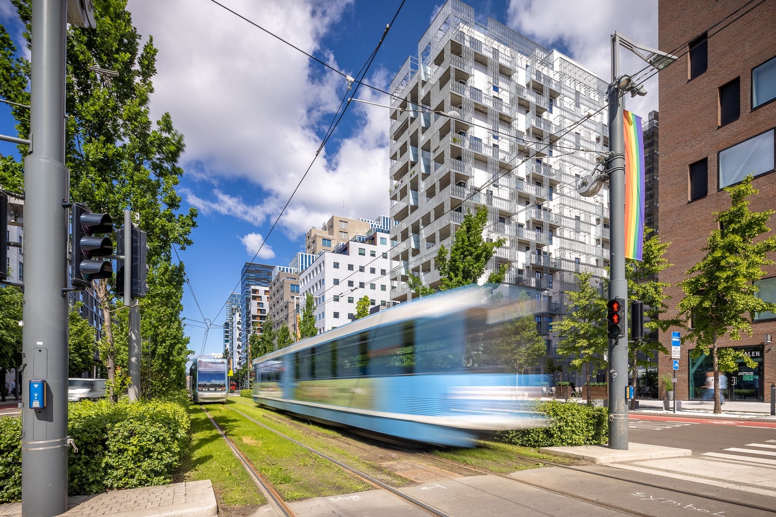 Og kun 14 min med T-bane til Jernbanetorget, hvor man enkelt kan ta seg til bl.a. Barcode og Oslo sentrum. Galleribilde