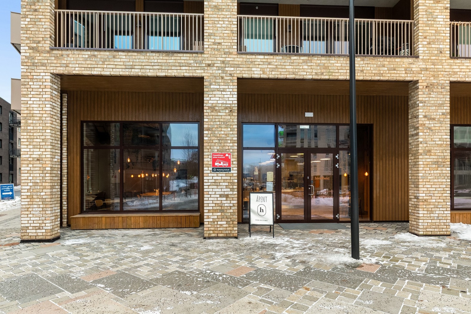 På torget få meter unna ligger også Håndbakt med sitt brede utvalg. Galleribilde