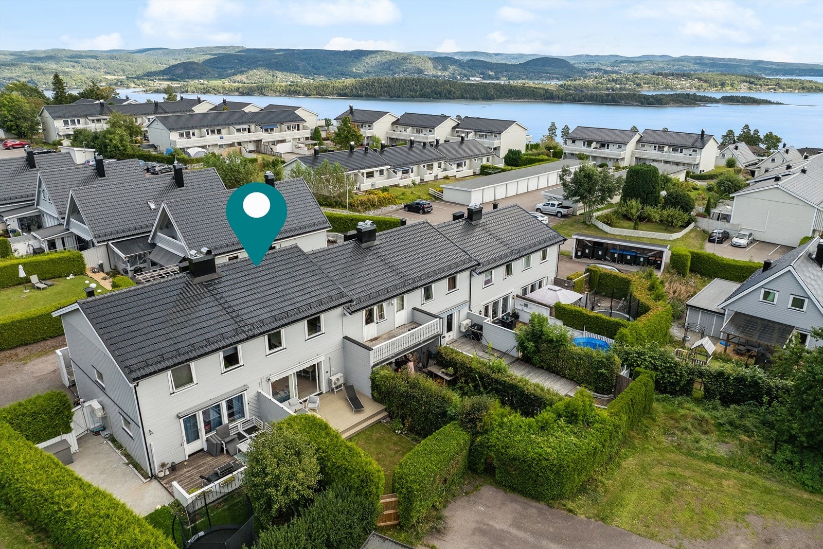 Boligen har en særdeles fin plassering i feltet. Galleribilde