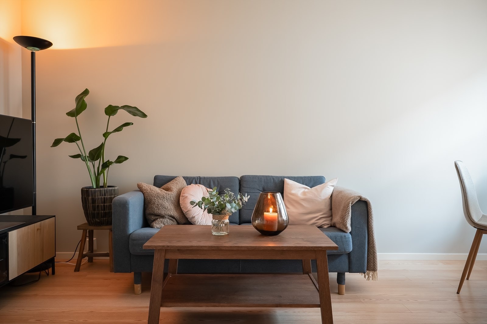 Leiligheten har en gjennomgående pen standard fra oppussing i 2005, hvor den sto ubrukt frem til 2020. Galleribilde