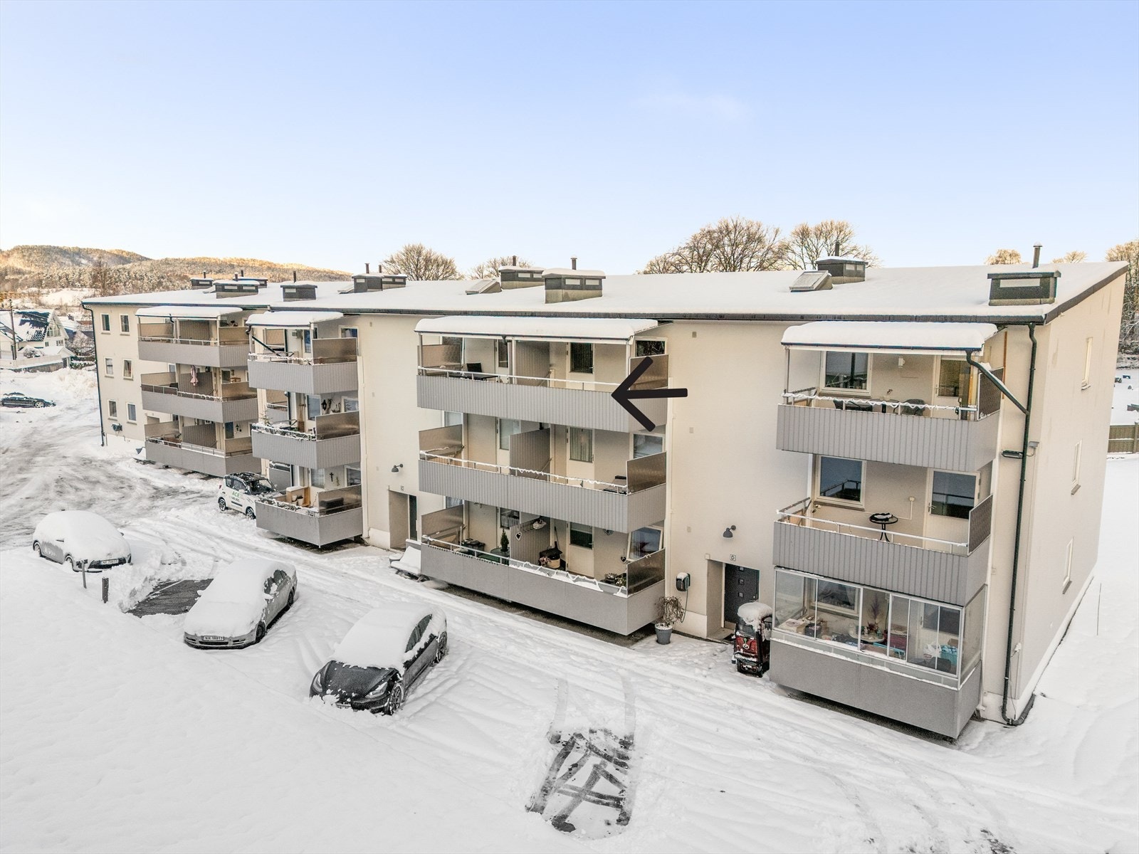 Leiligheten er gjennomgående og ligger fint til i 3. etasje, med god planløsning og overbygget balkong mot syd. Gangavstand til sentrum! Galleribilde