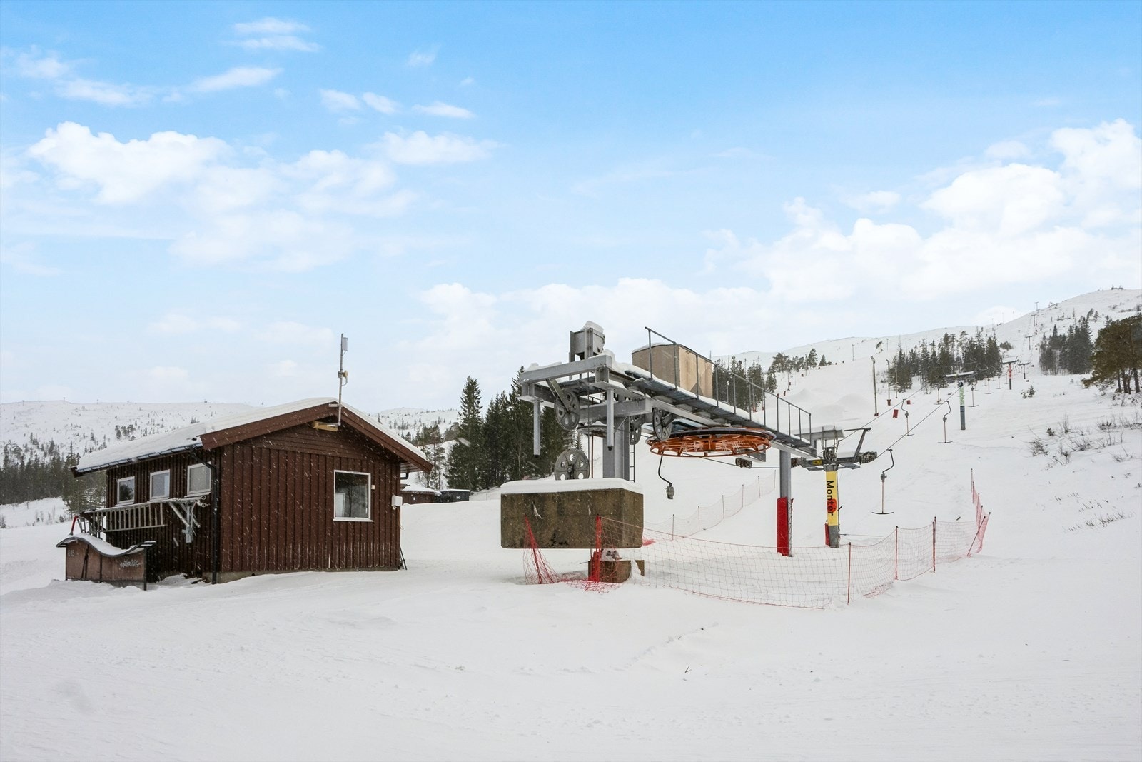 Hytta ligger like ved heispåstigning til Super'n. Galleribilde